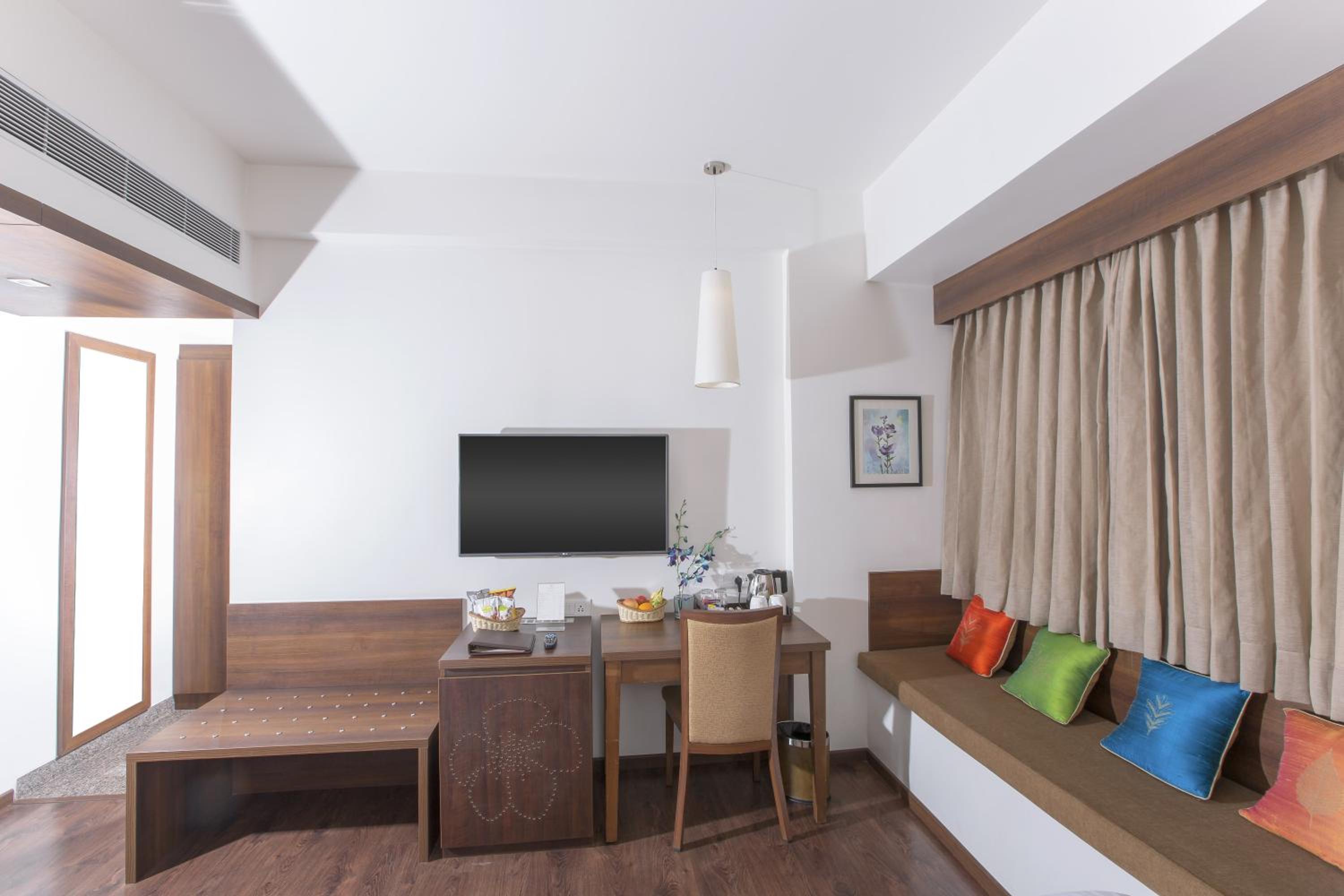 Double or Twin Room with Garden View photo 3
