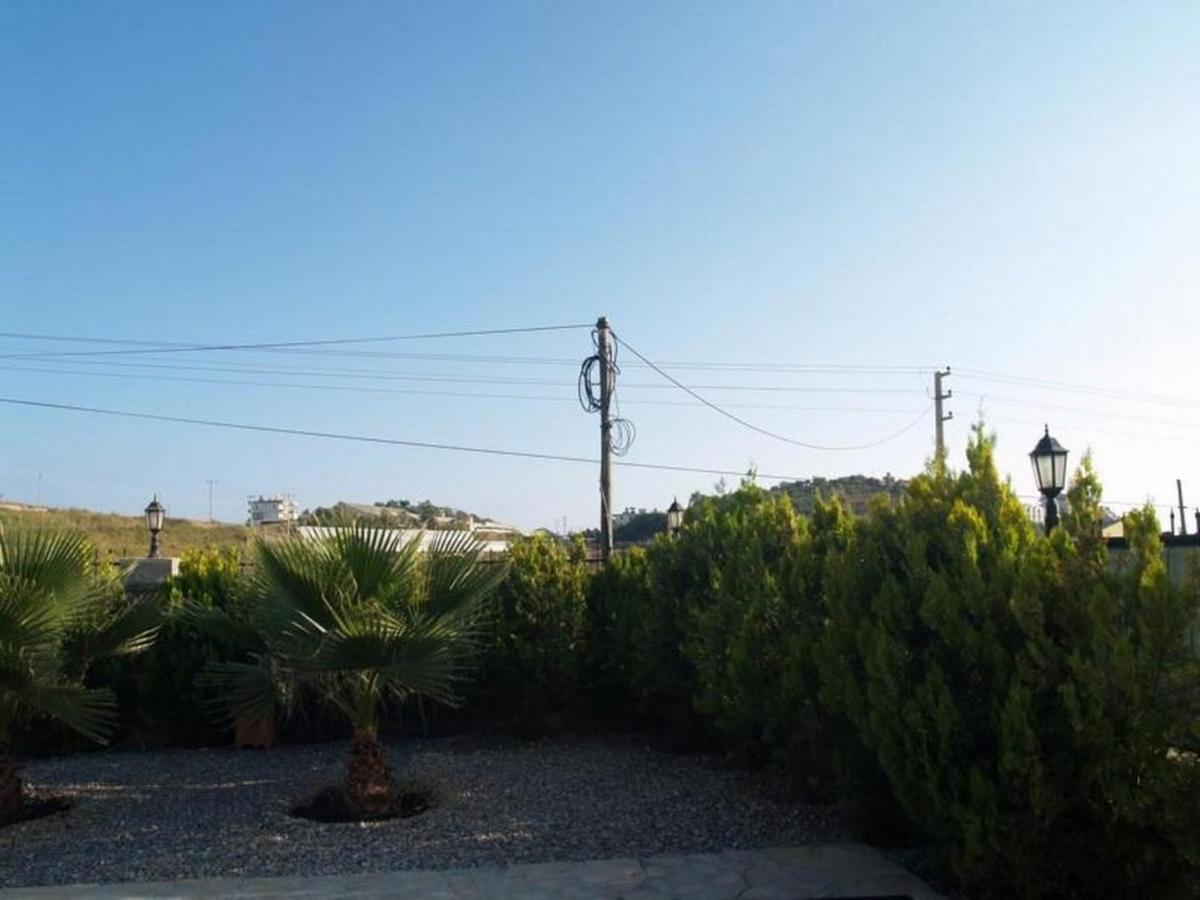 Villa photo 2