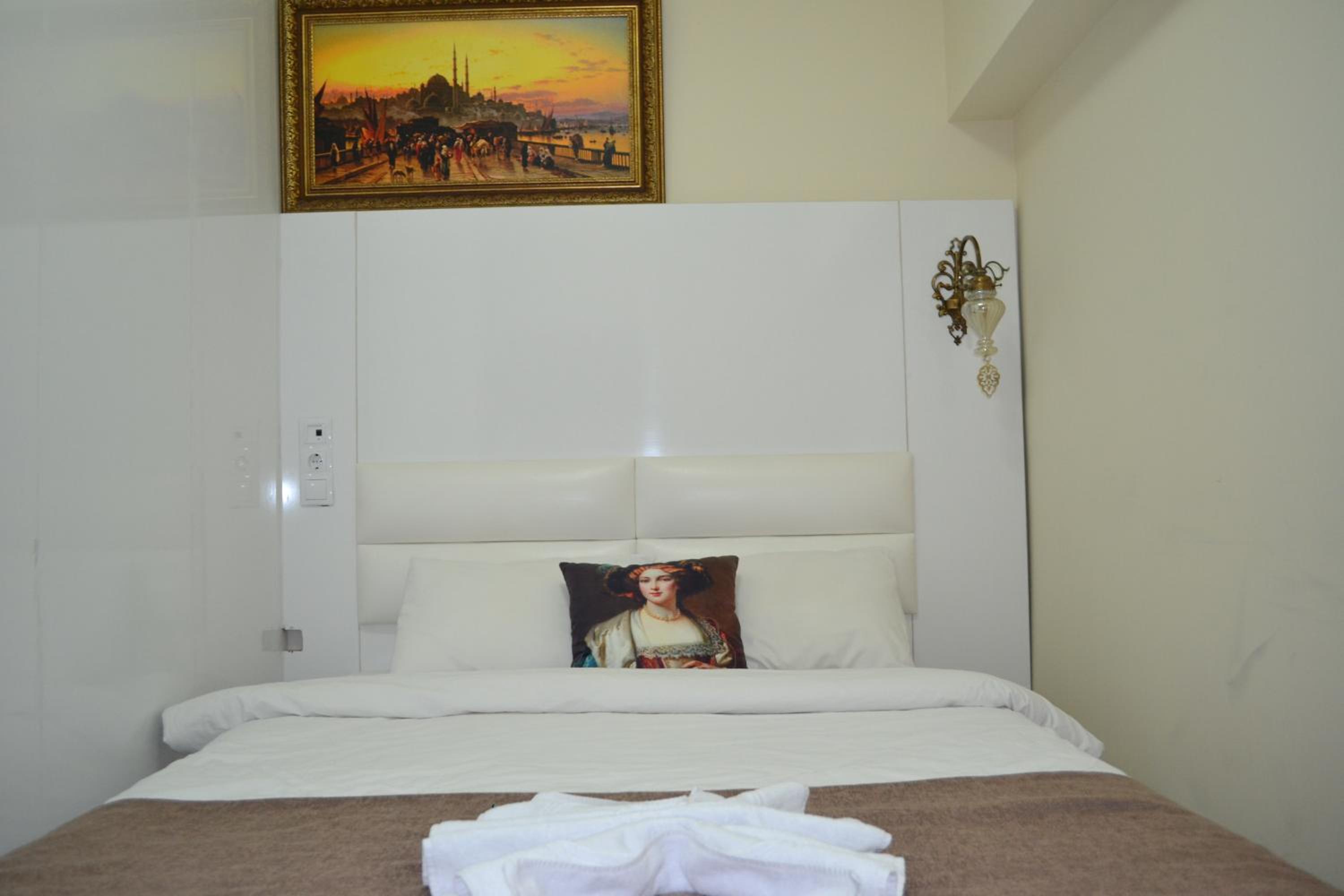 Budget Double Room photo 1