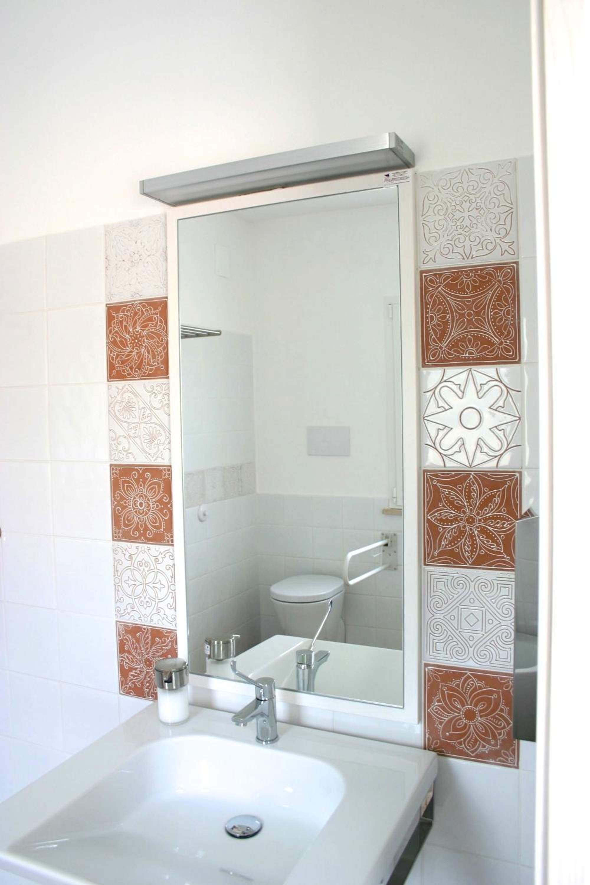 Family Room with Private Bathroom - Photo 7