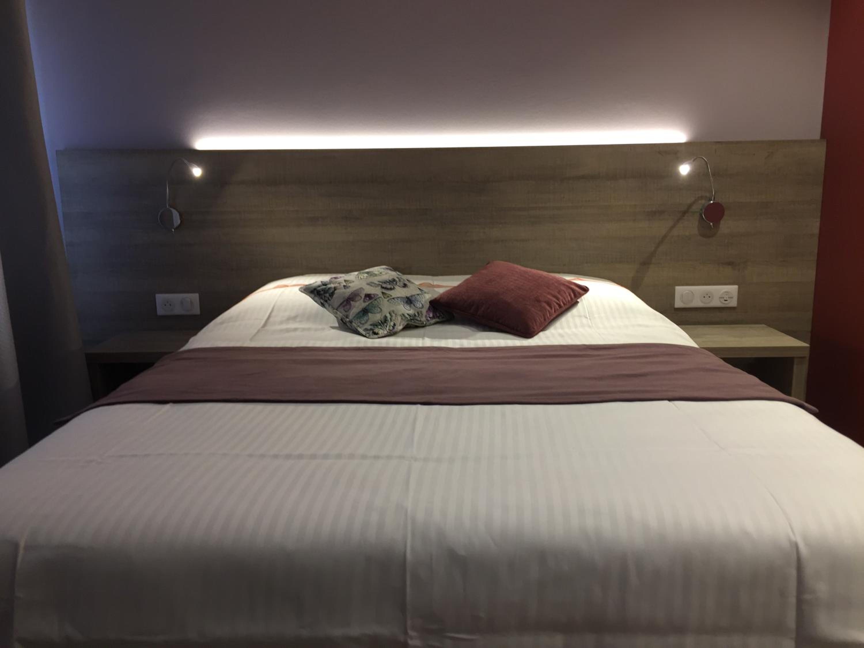 Double Room with Garden View - Photo 2