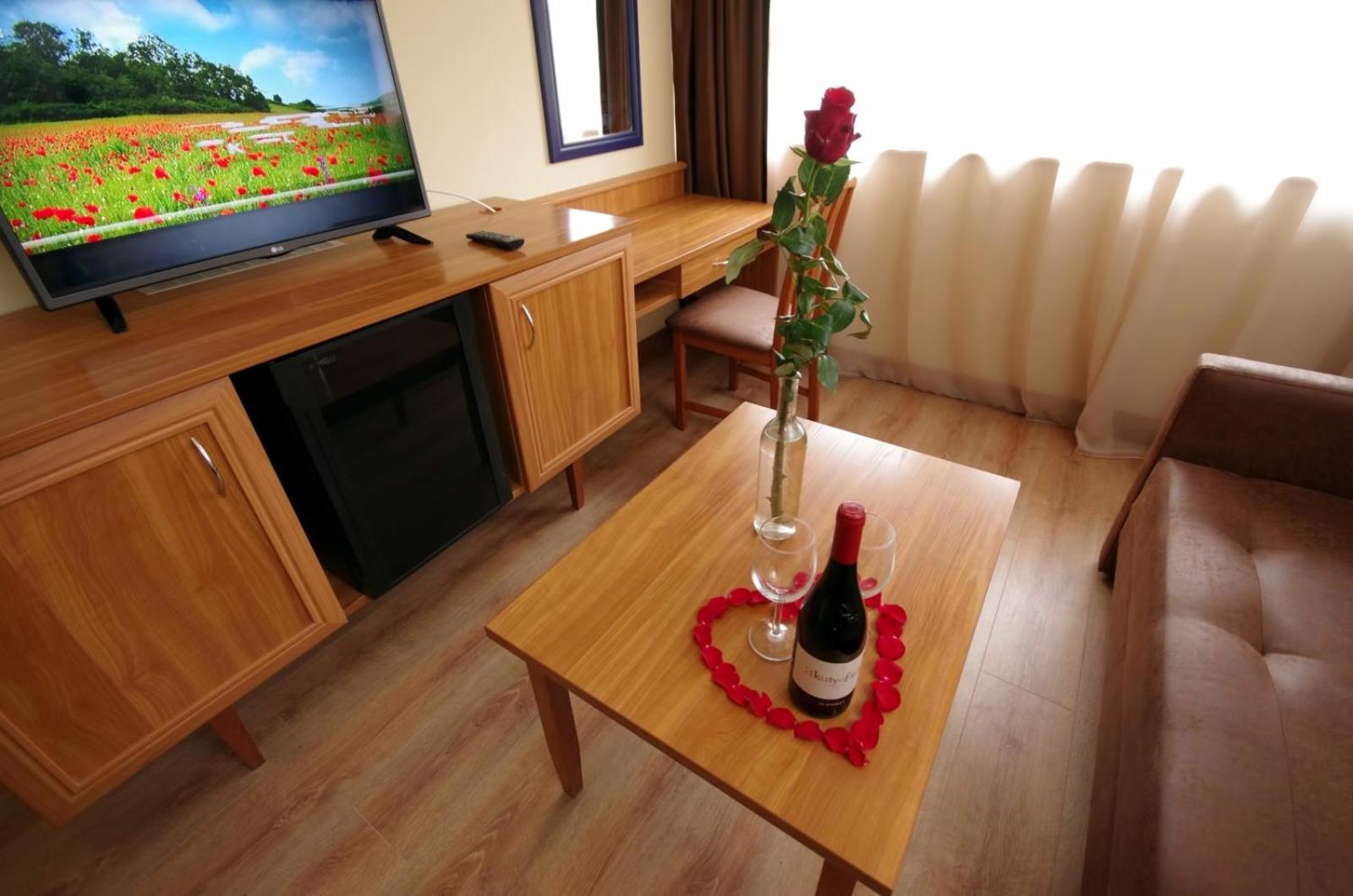 Superior Family Room (2 Adults + 2 Children) - Photo 4