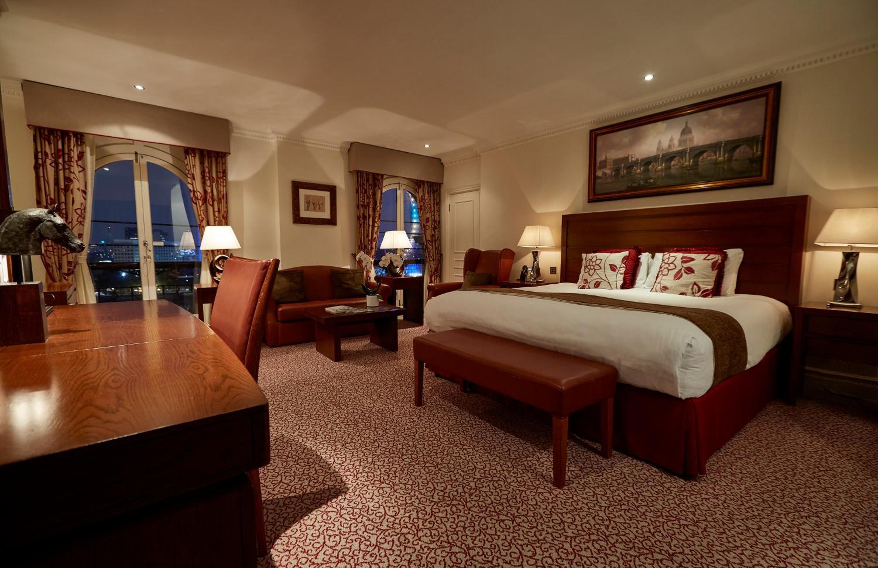 River View Room King Bed thumbnail 6
