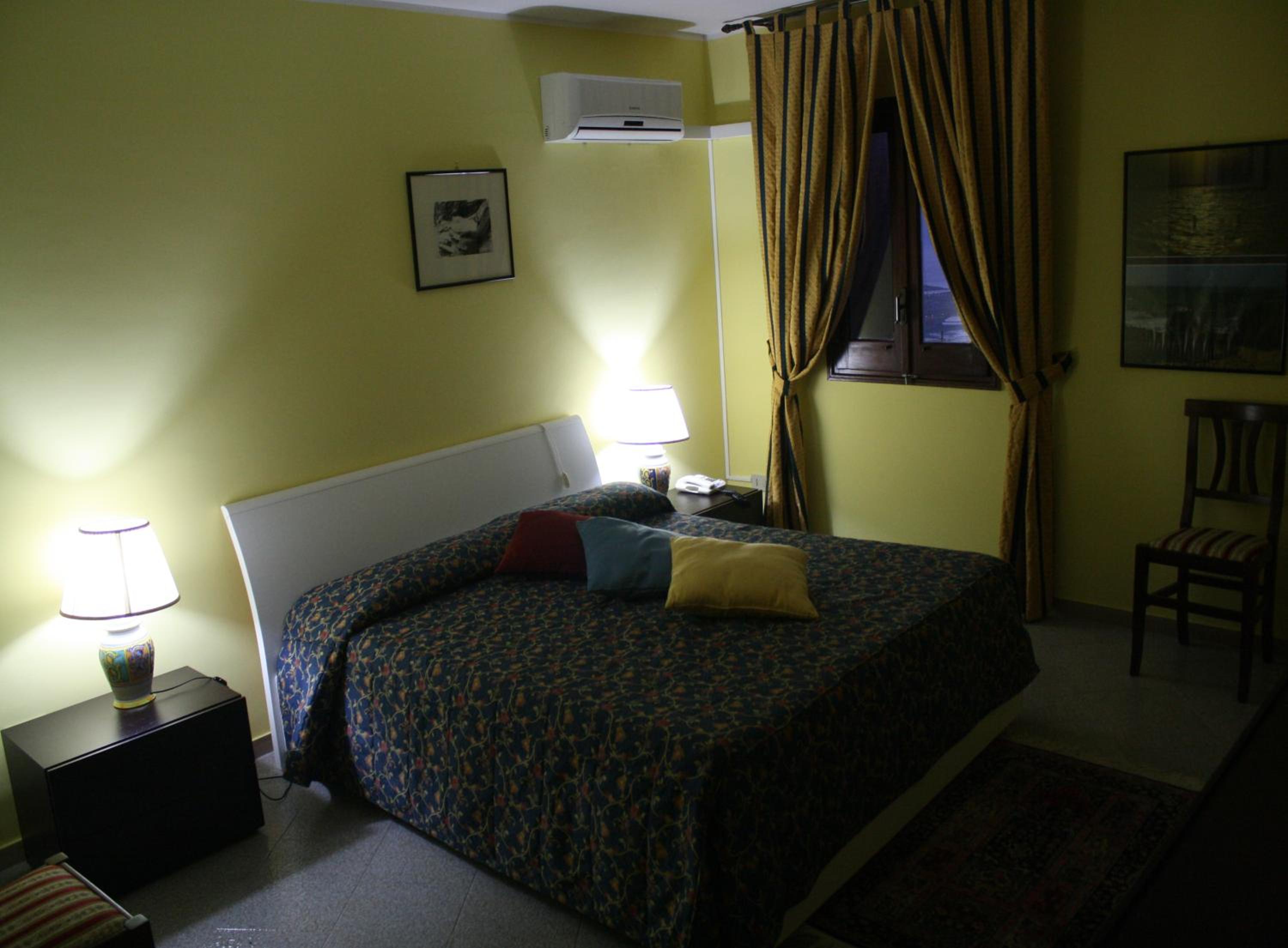 Deluxe Double or Twin Room photo 3