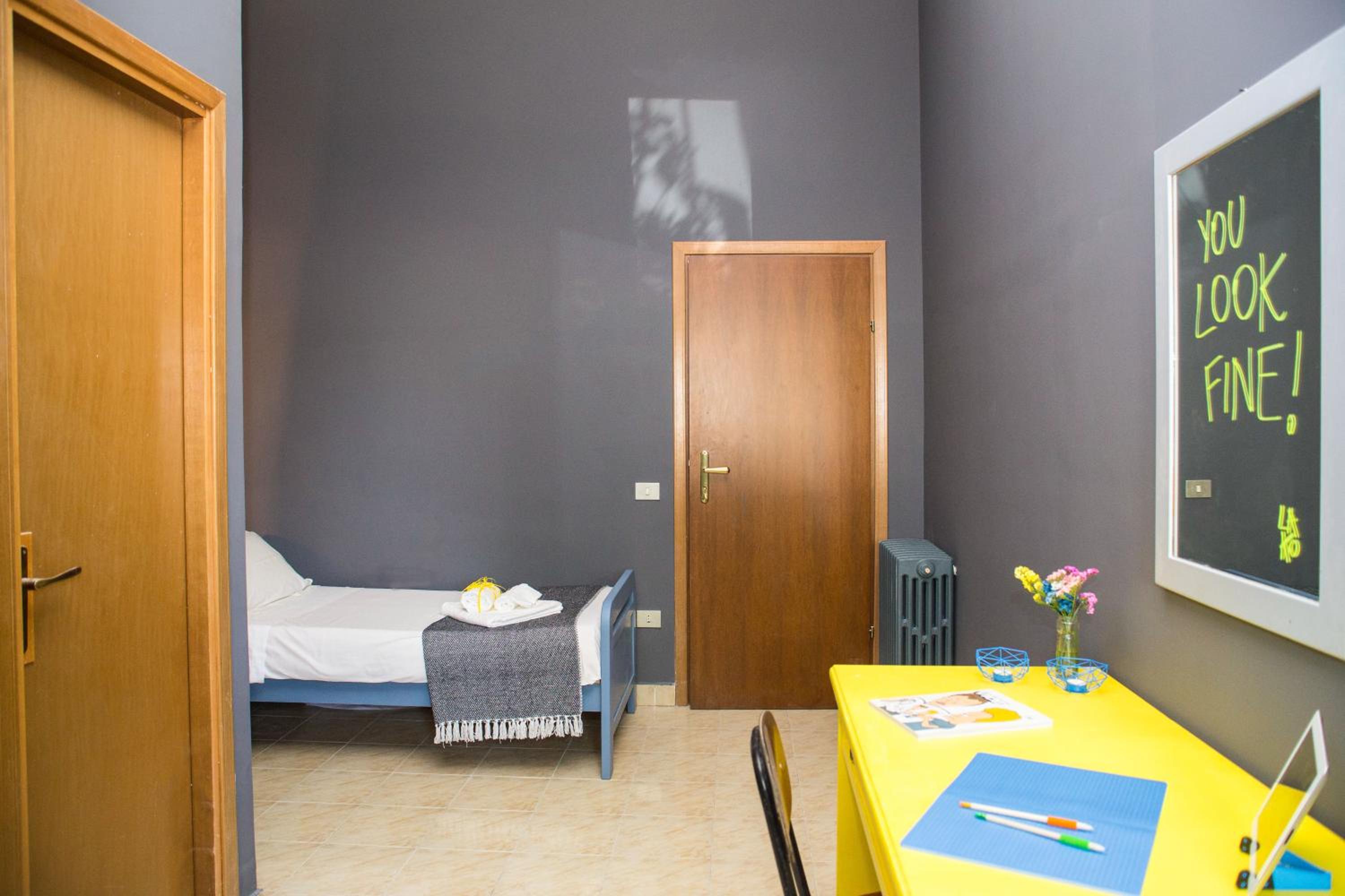 Single Room with Private Bathroom photo 2