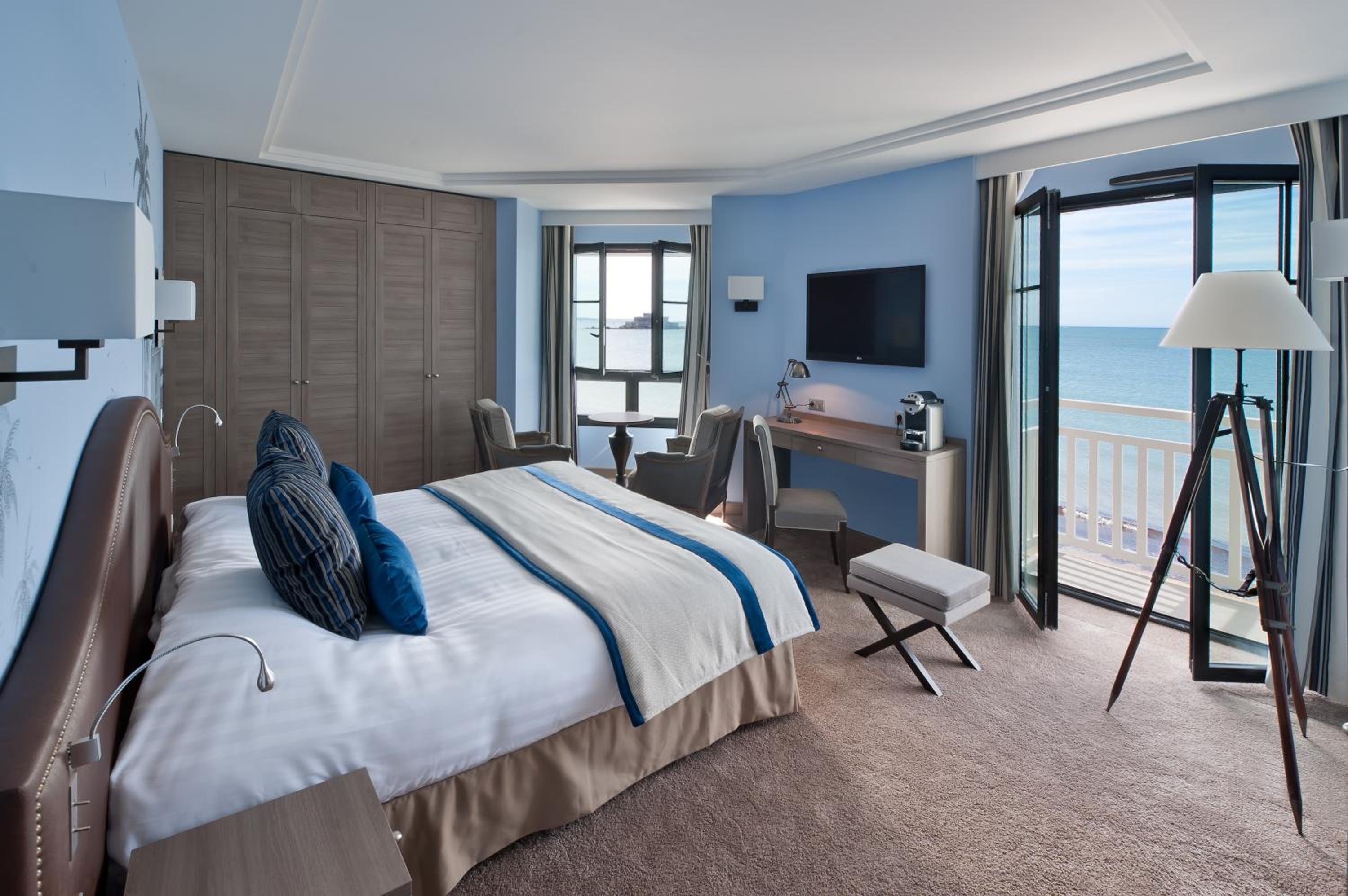 Premium Double or Twin Room with Sea View - Photo 5