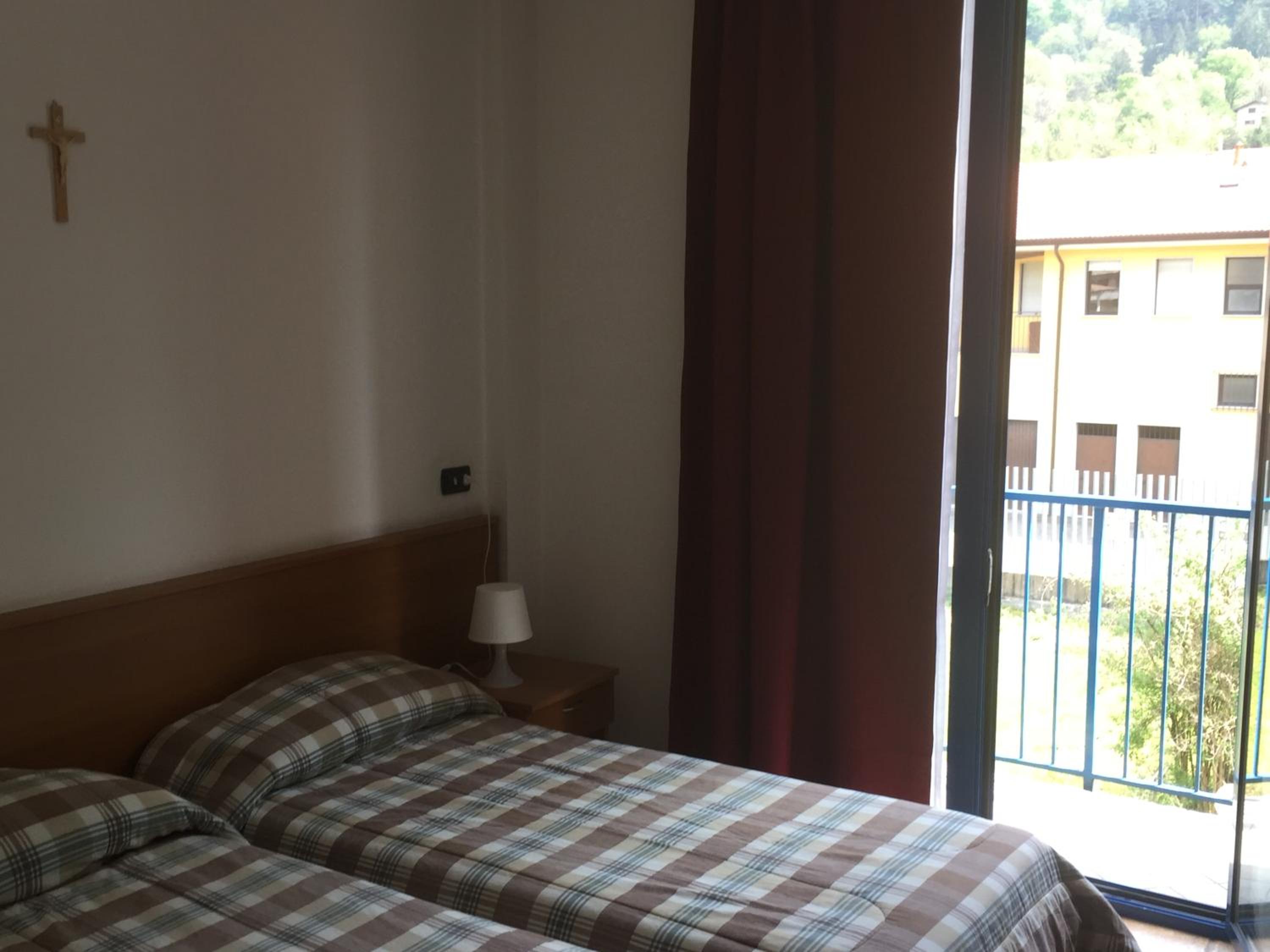 Double or Twin Room - Photo 12