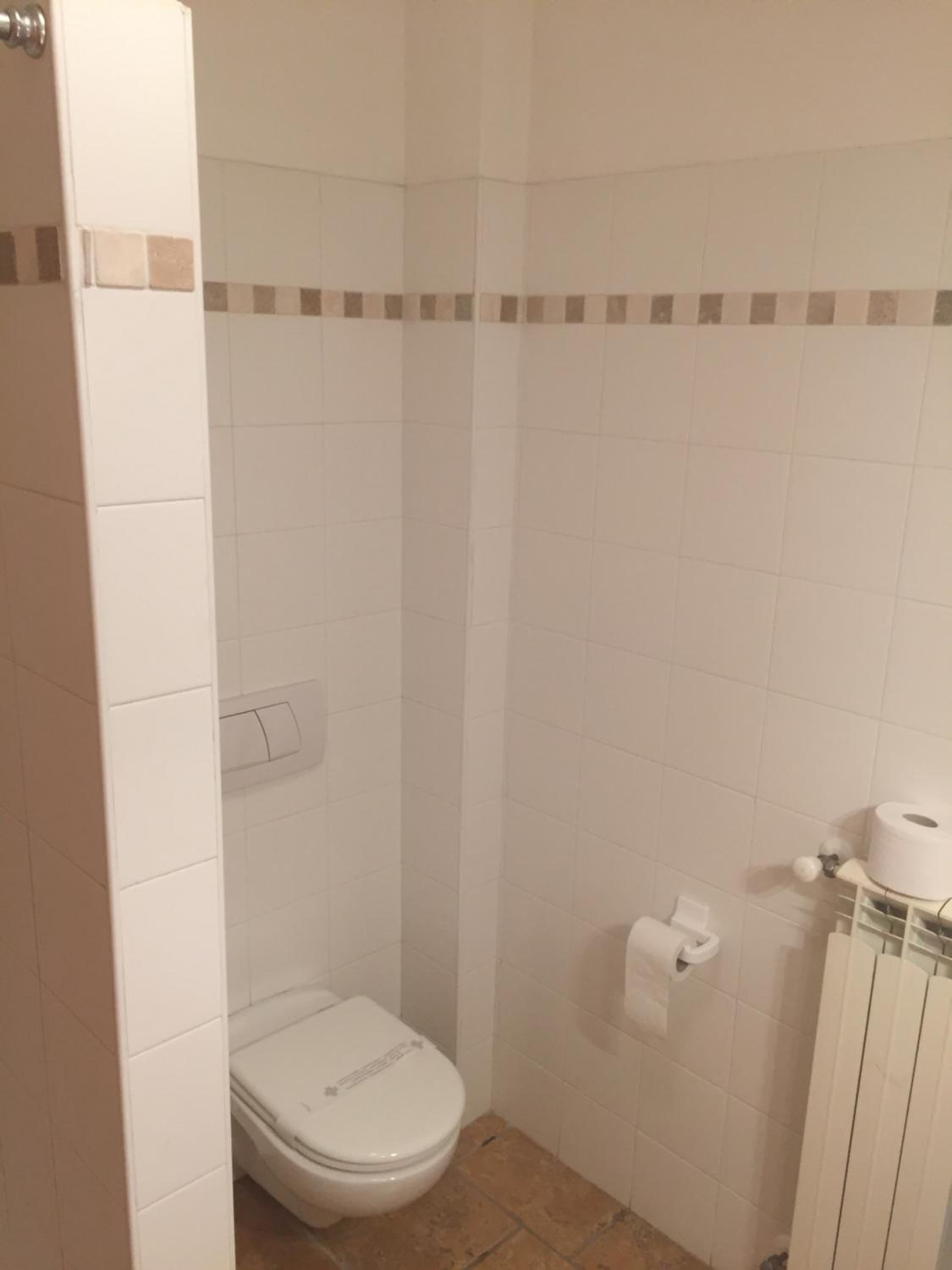 Double or Twin Room - Photo 9