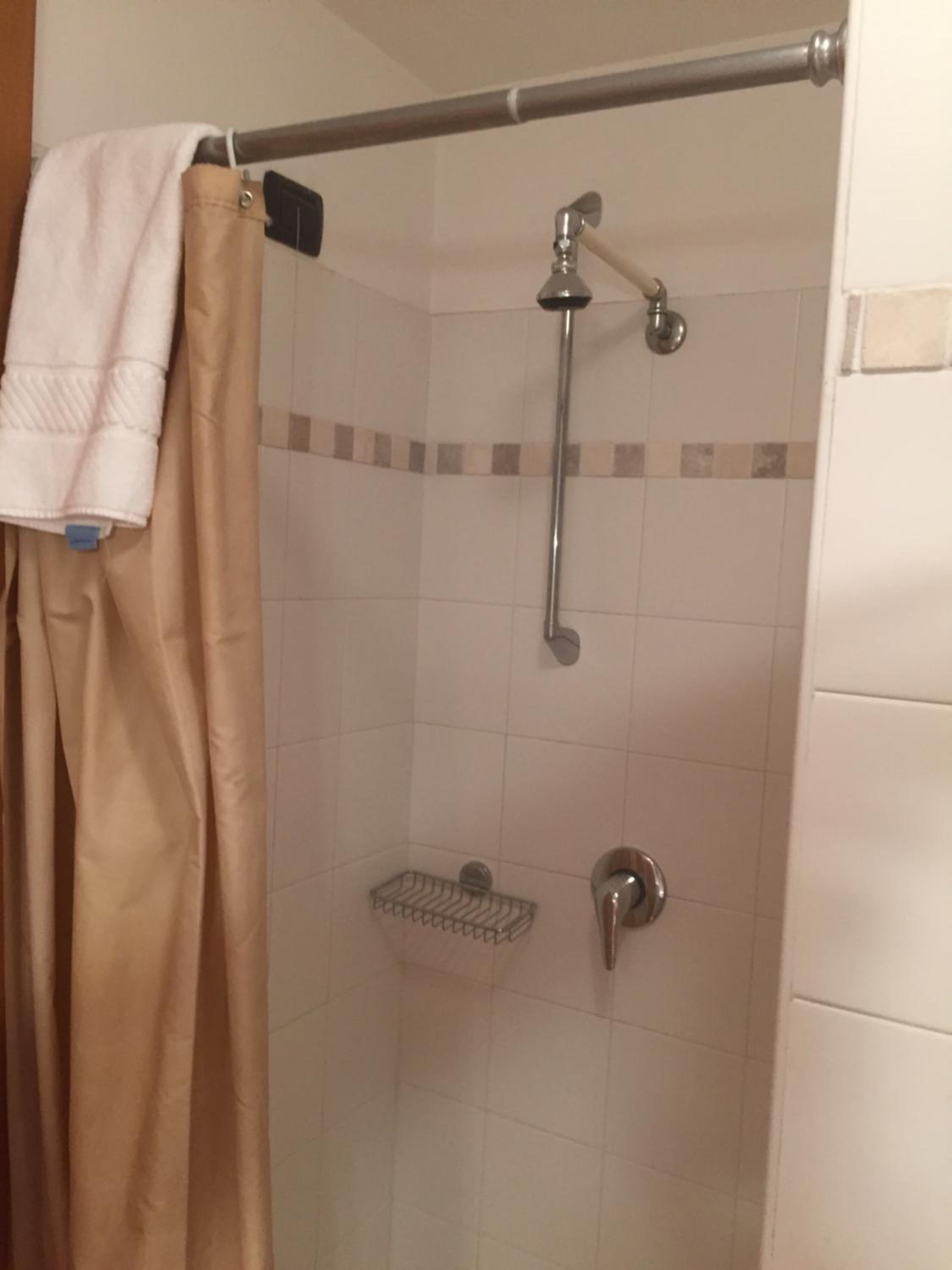 Double or Twin Room - Photo 10