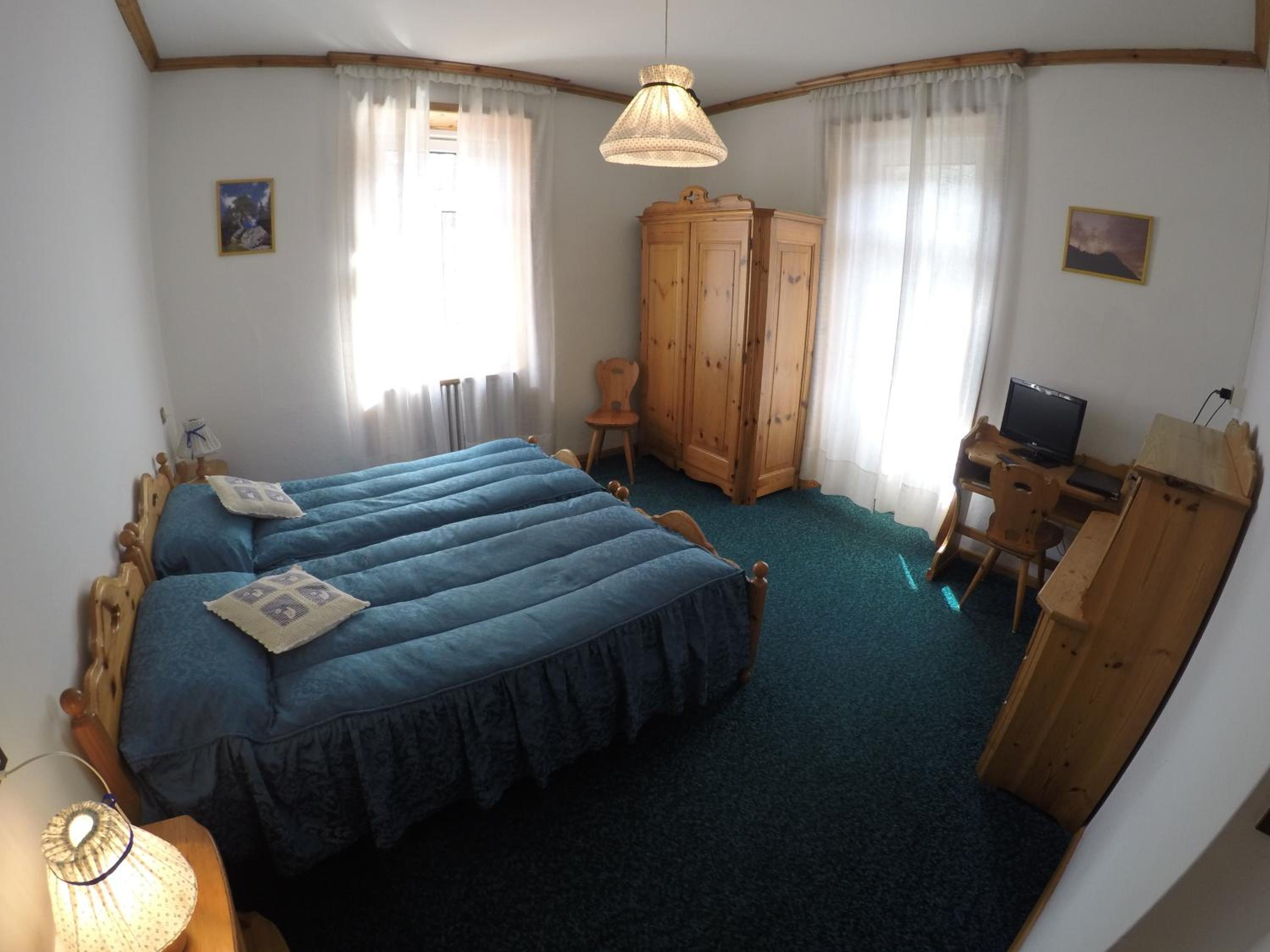 Twin Room with Bathroom