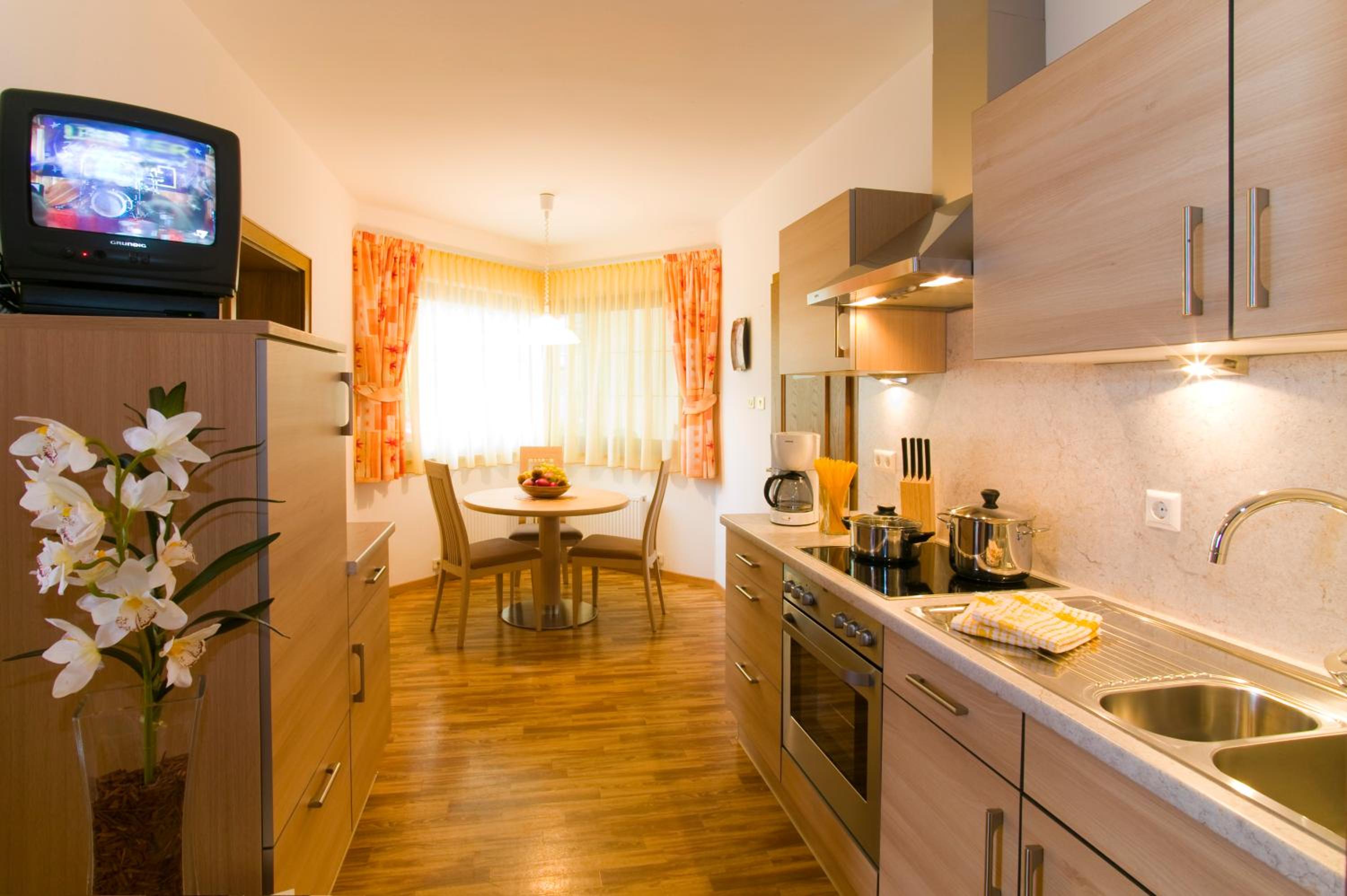 One-Bedroom Apartment with Panoramic View photo 3