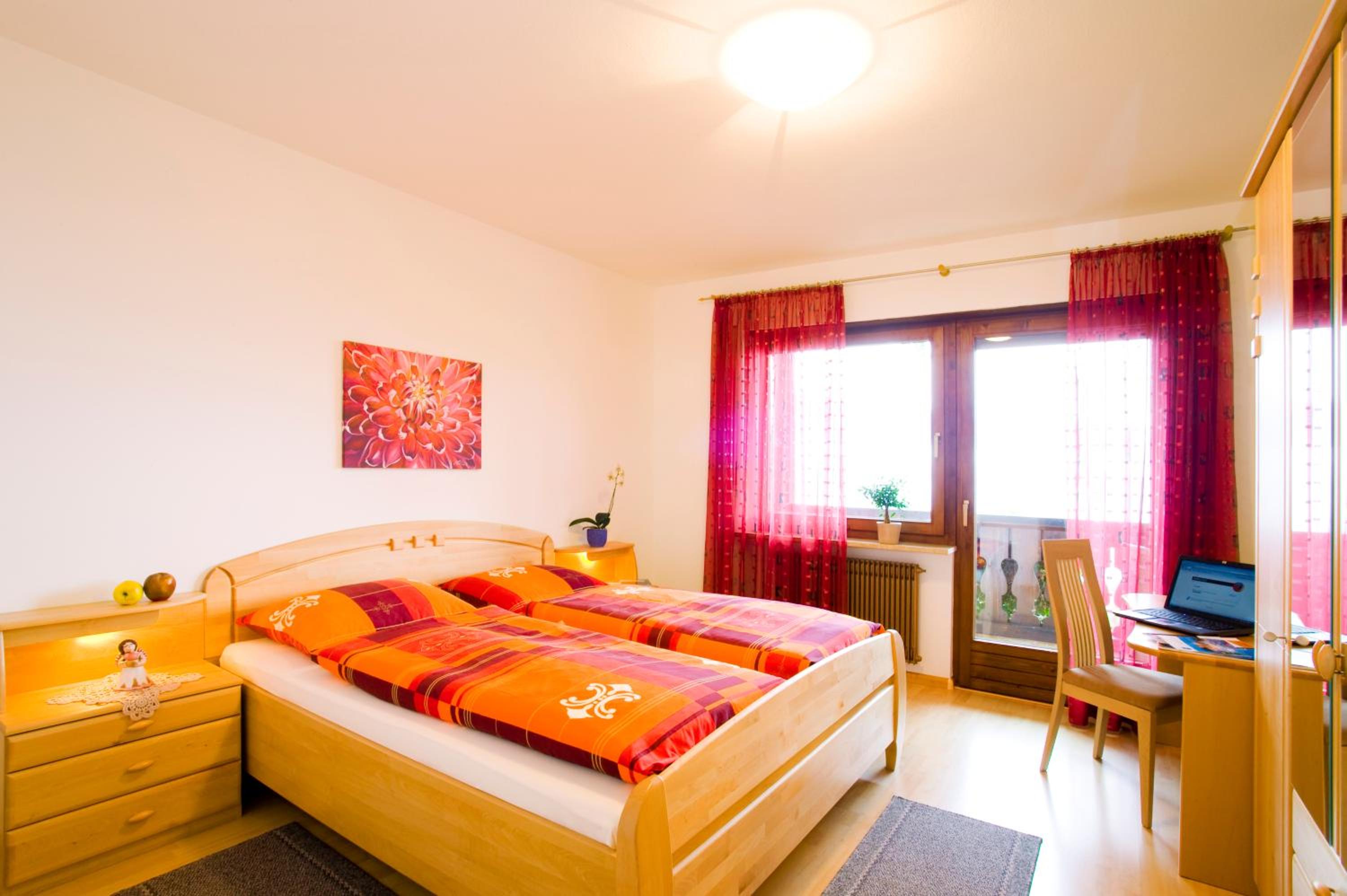 One-Bedroom Apartment with Panoramic View photo 1
