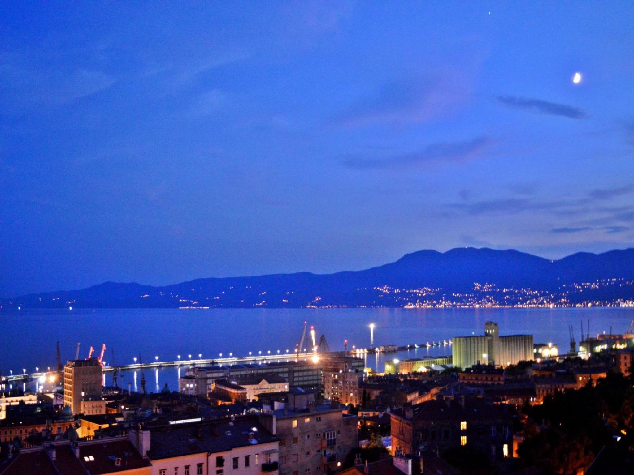 Apartment with Sea View - Photo 43