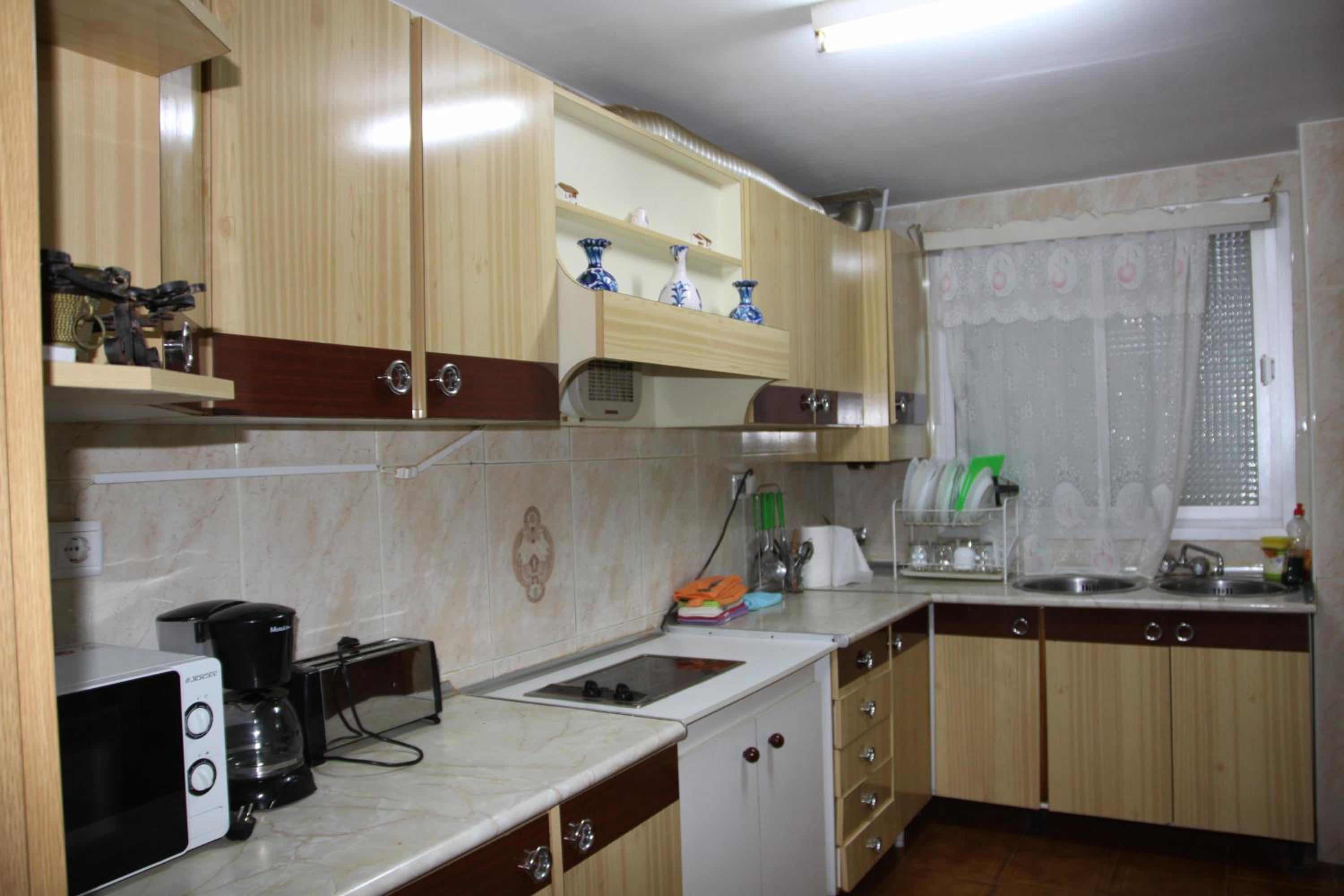 Three-Bedroom Townhouse with Patio and Terrace - Photo 14