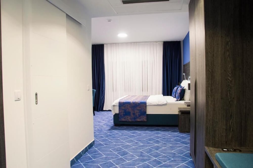 Deluxe Double or Twin Room photo 3
