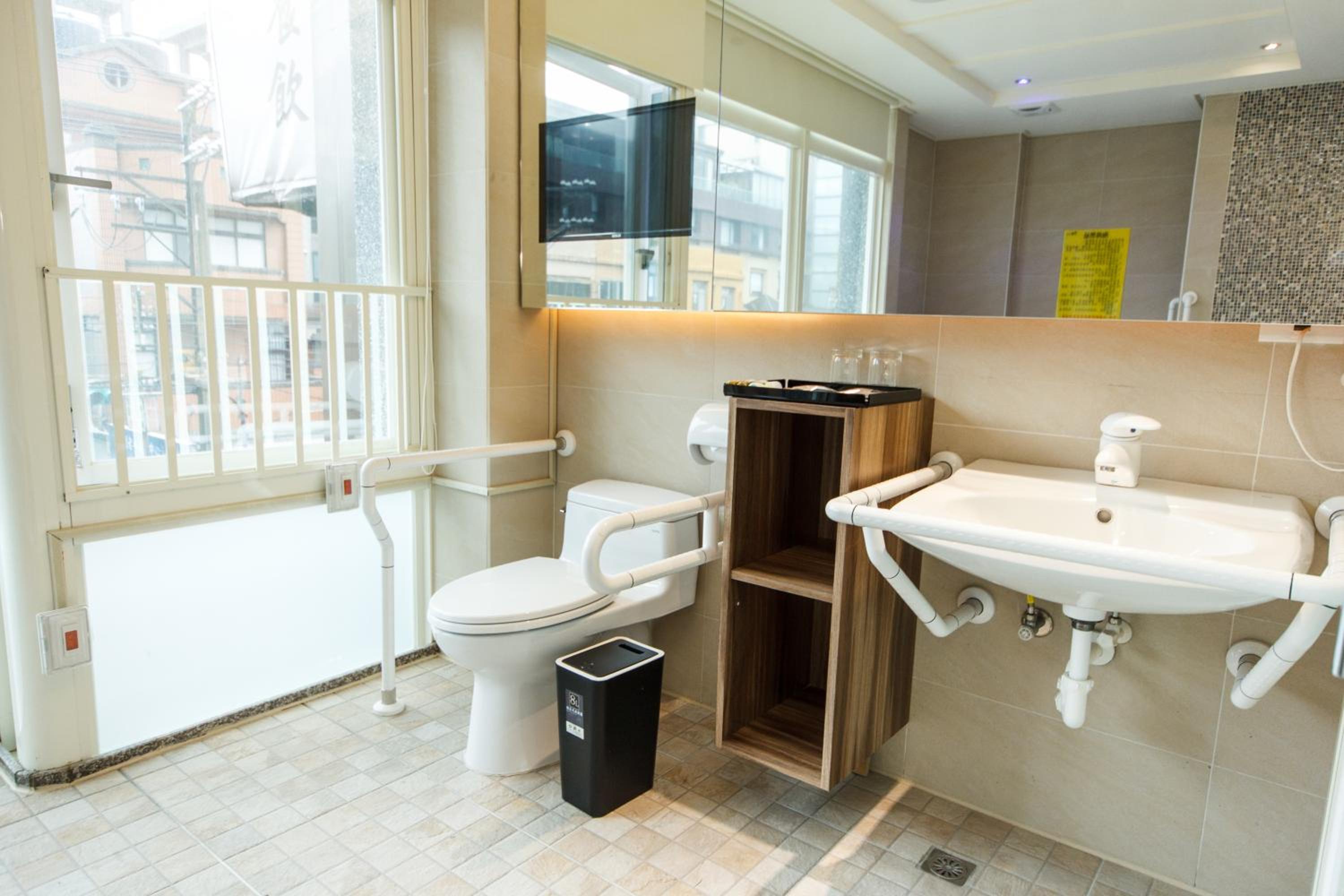 Quadruple Room with Hot Spring - Disability Access