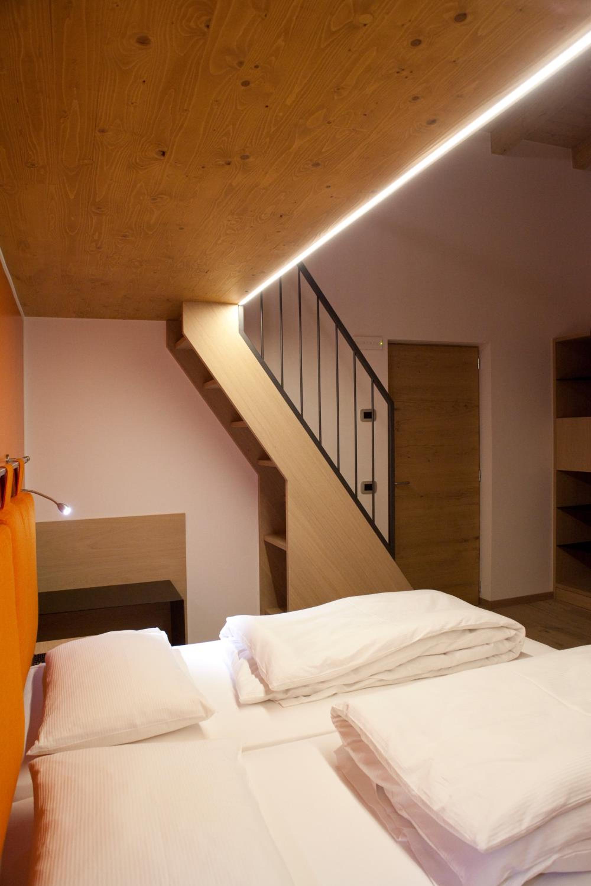 Double or Twin Room with Balcony photo 2