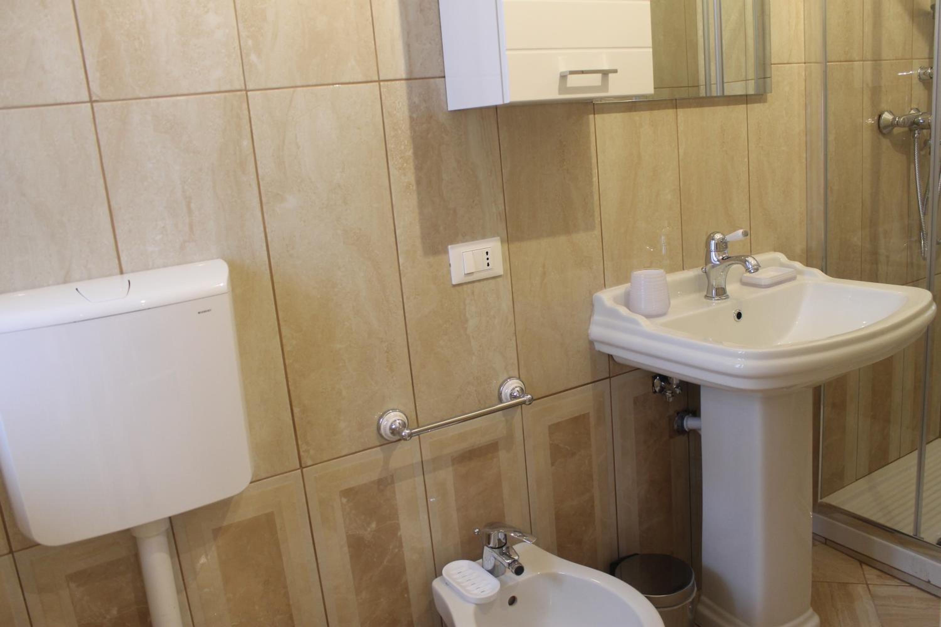 Double Room with Terrace - Photo 8