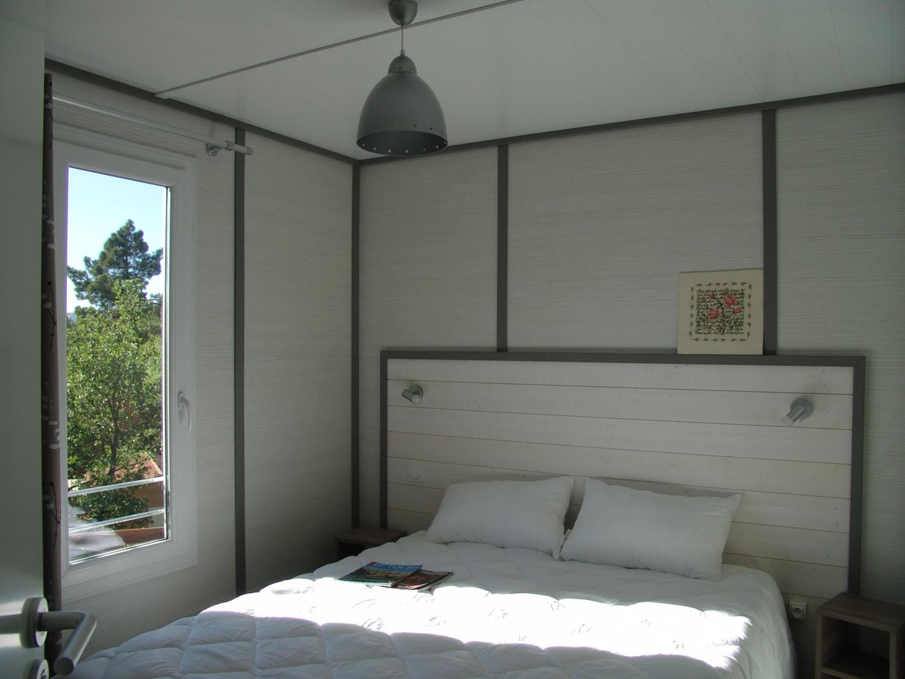 Prestige Three-Bedroom Chalet (6 Adults) photo 1