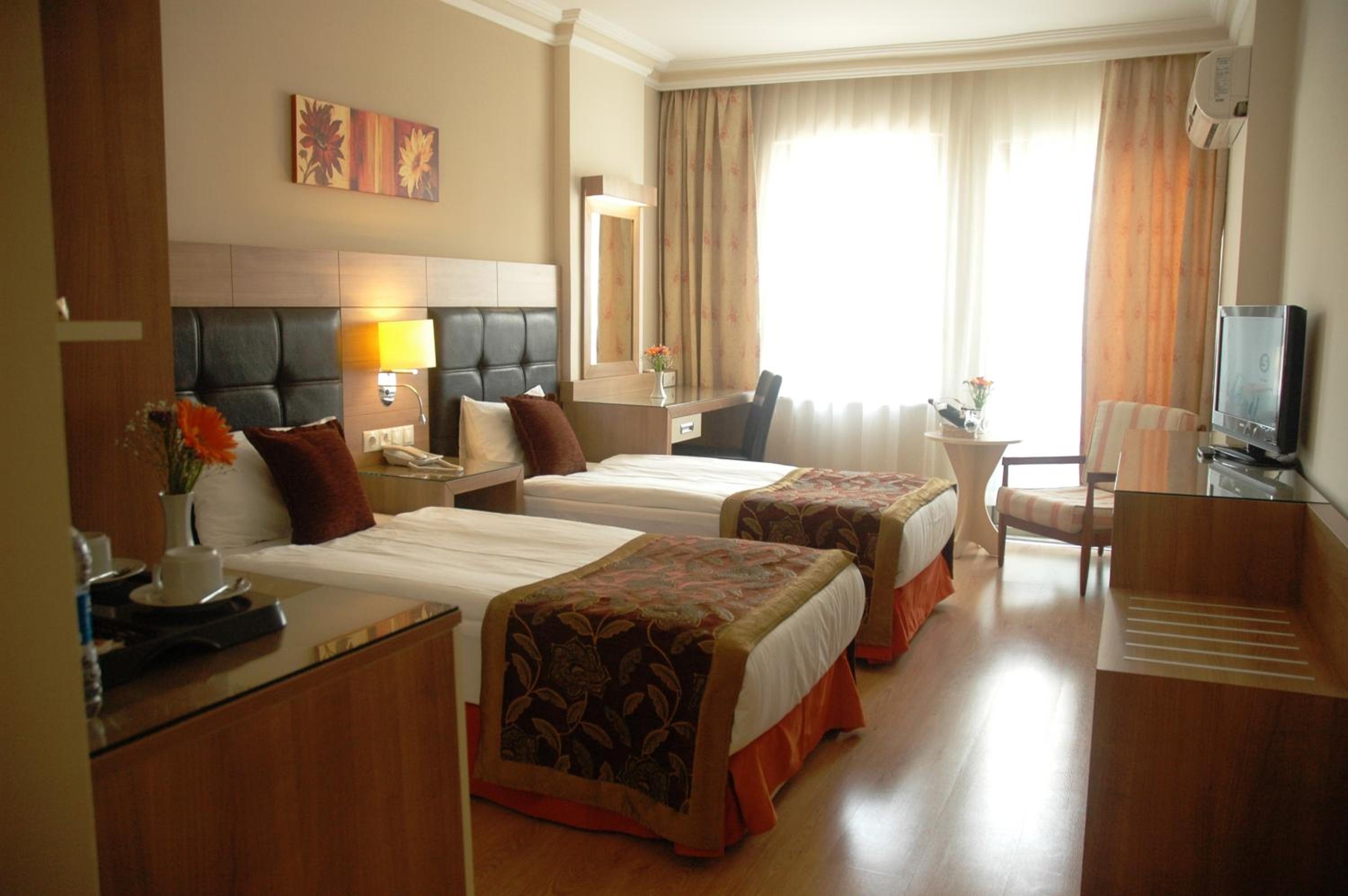 Superior Double or Twin Room - Photo 3
