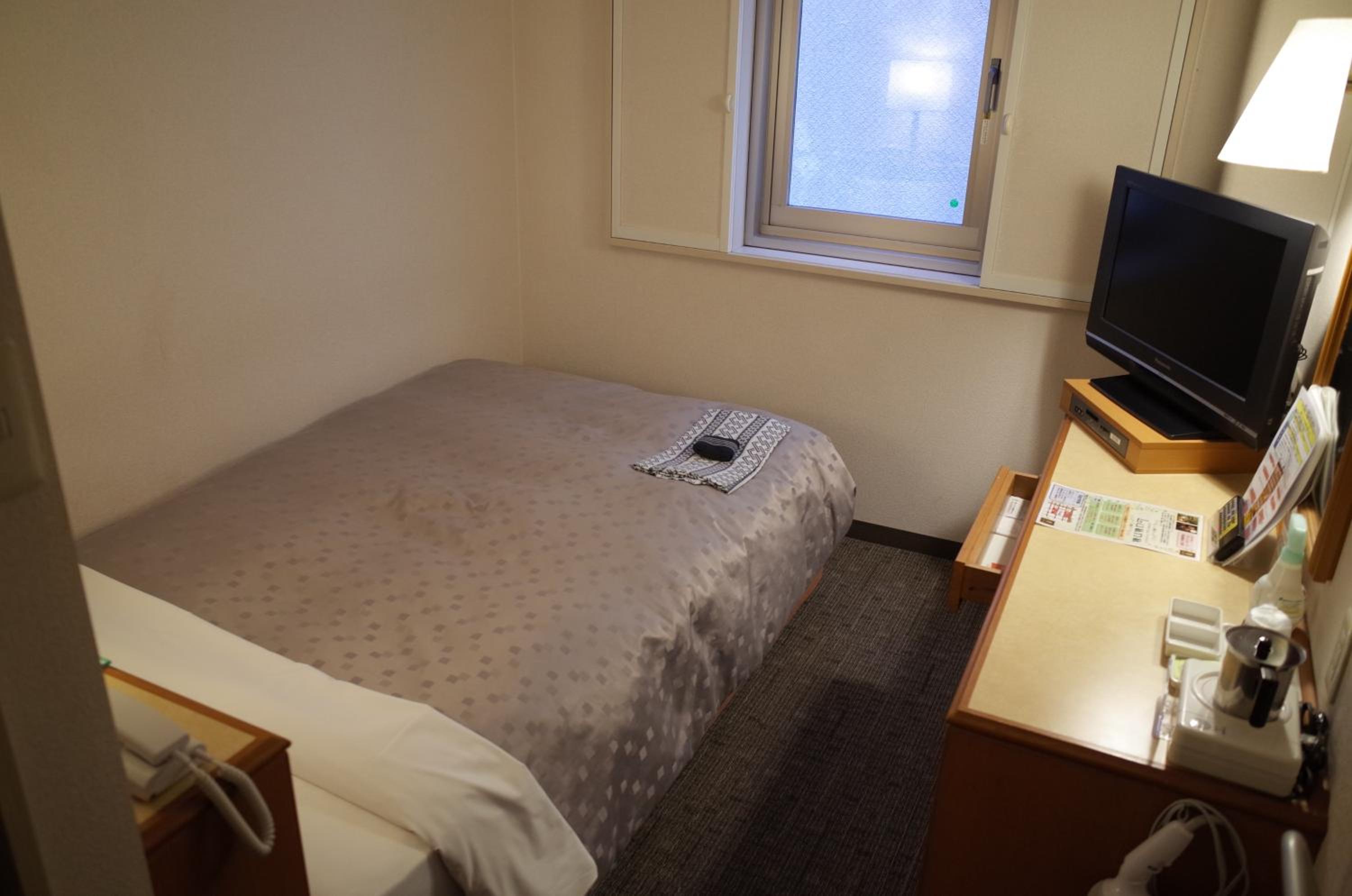 Single Room - Smoking photo 2