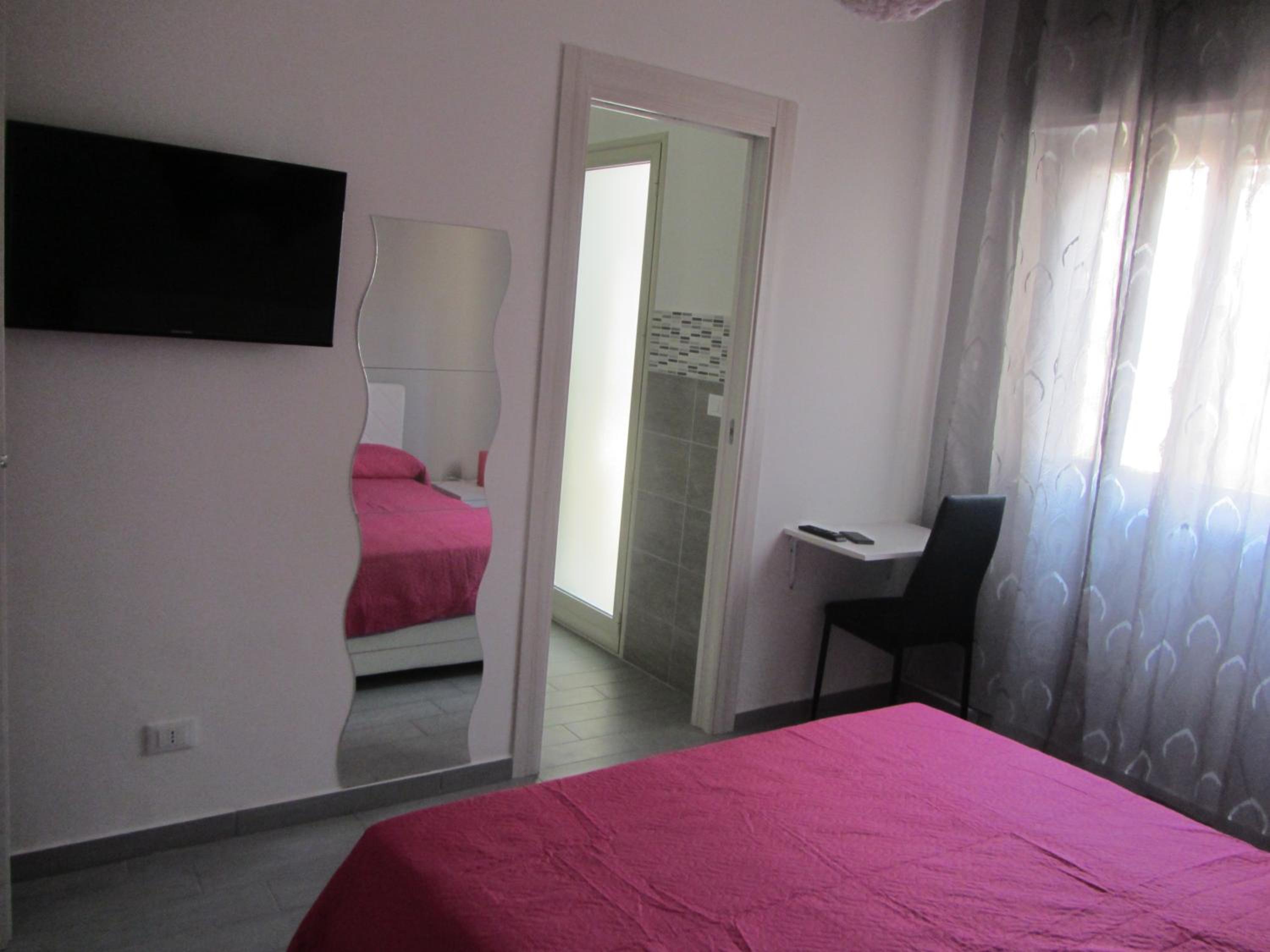 Classic Double Room with Private Bathroom photo 1