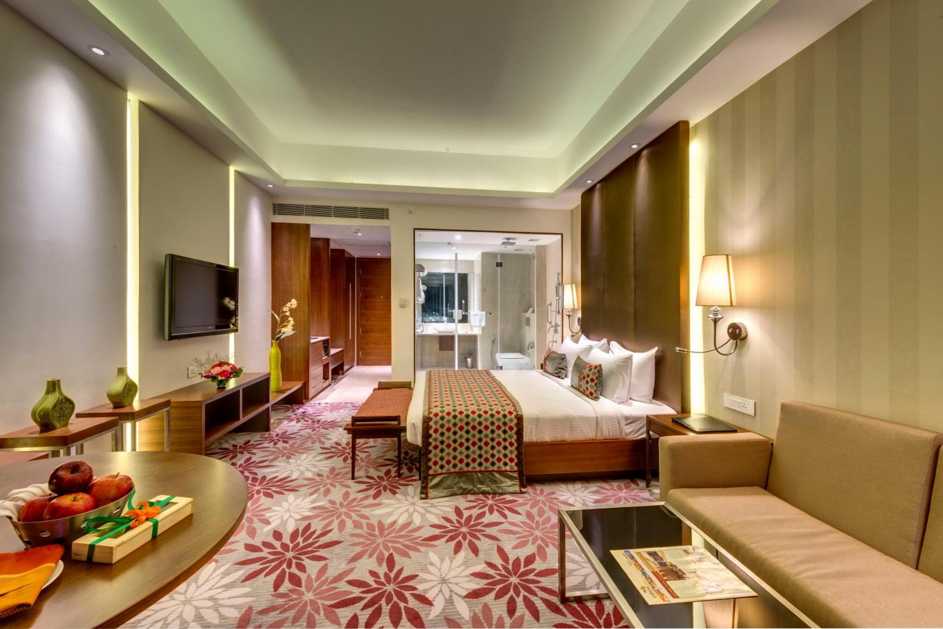 Suite Room with 2 Pints of Beer and 15 Minutes complimentary Foot Spa Suite Room with 2 Pints of Beer and 15 Minutes complimentary Foot Spa