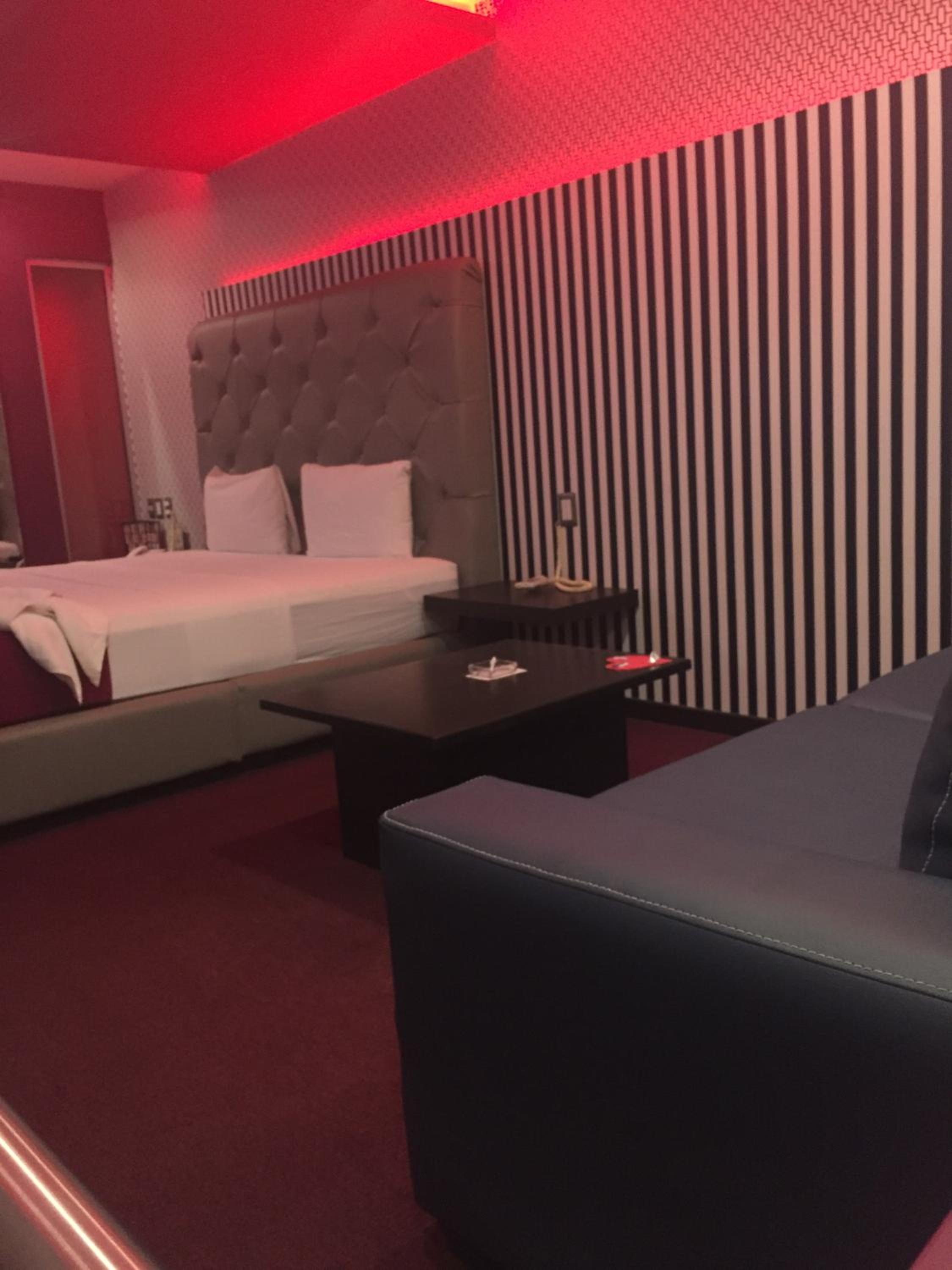 Deluxe King Room - Photo 4