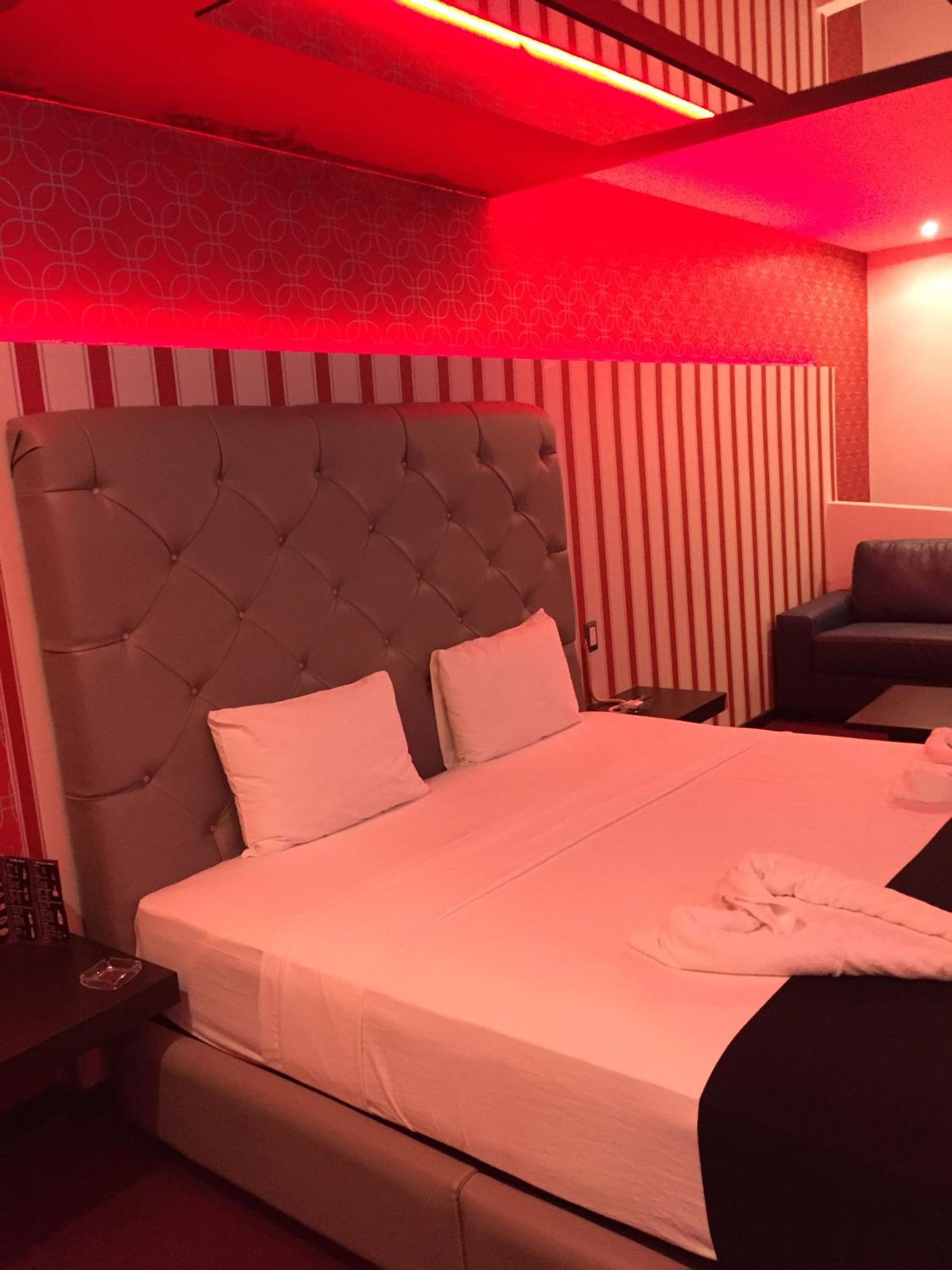 Deluxe King Room - Photo 1