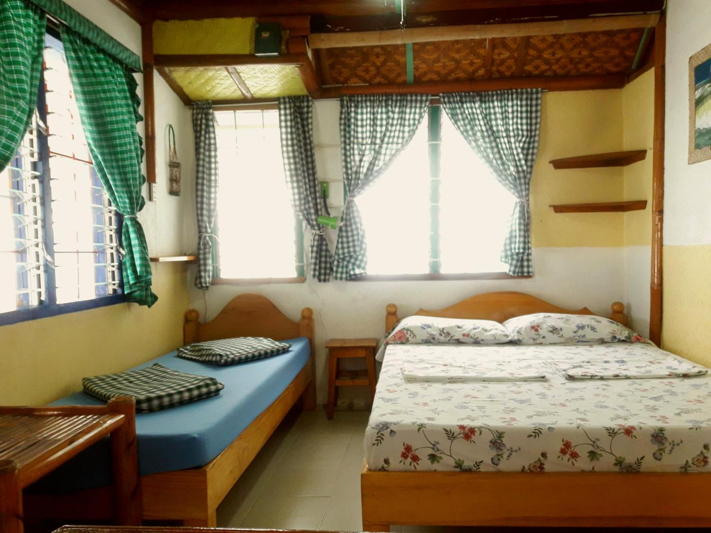 Beach Front Cottage - Photo 3