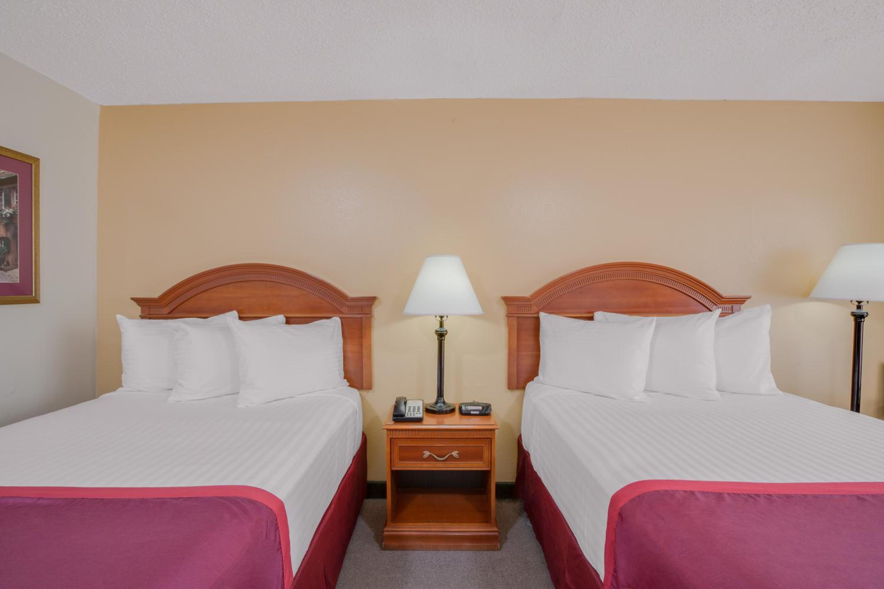 Double Room - Disability Access/Non-Smoking - Photo 3