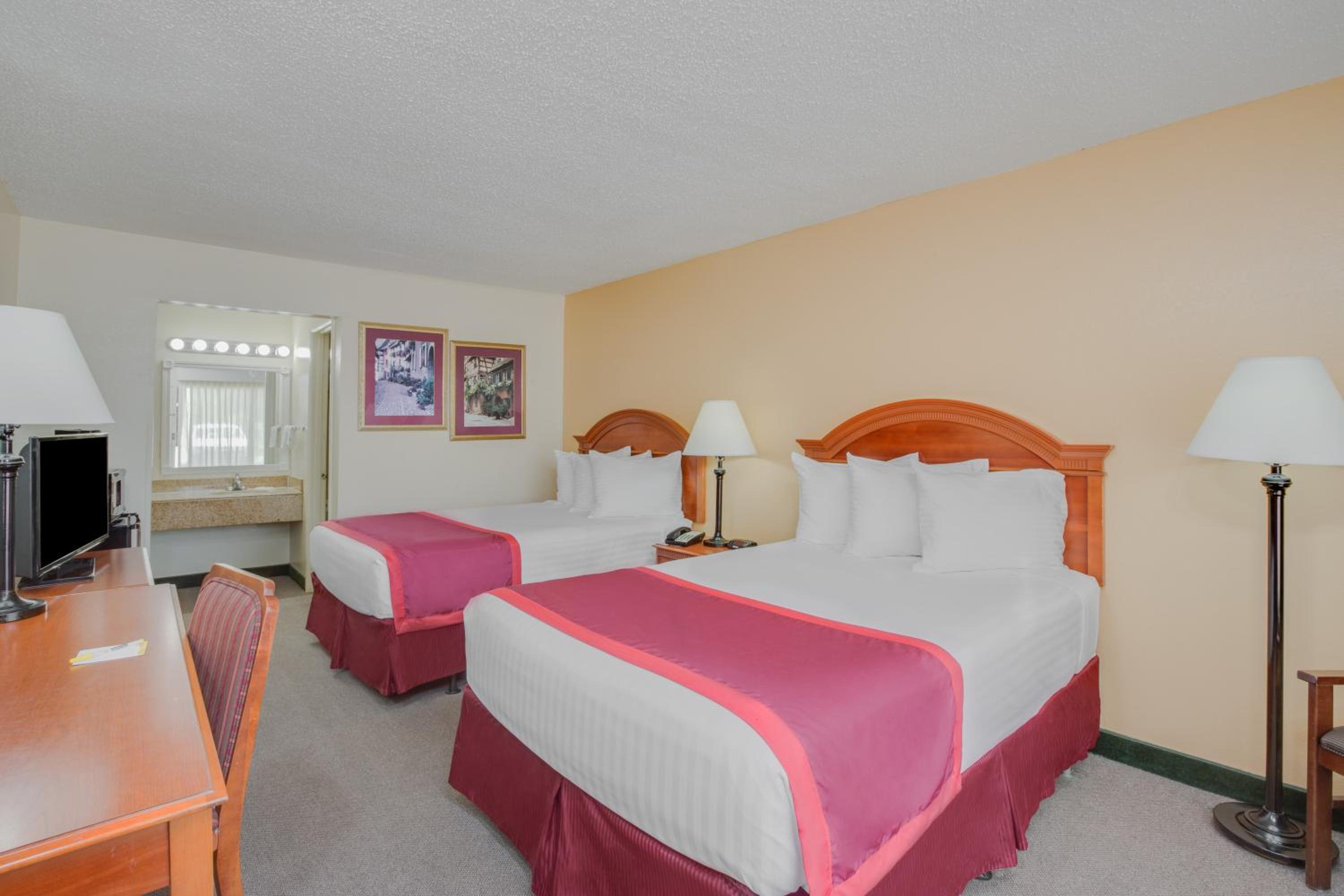 Double Room - Disability Access/Non-Smoking - Photo 1