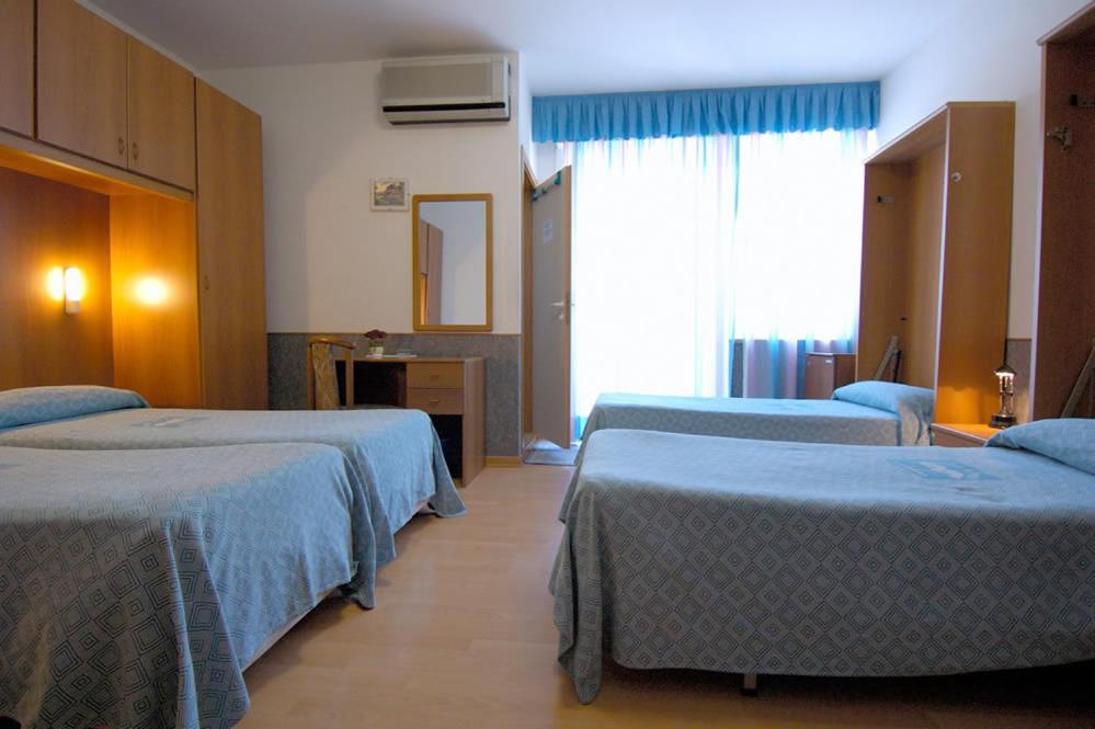 Quadruple Room - Photo 1
