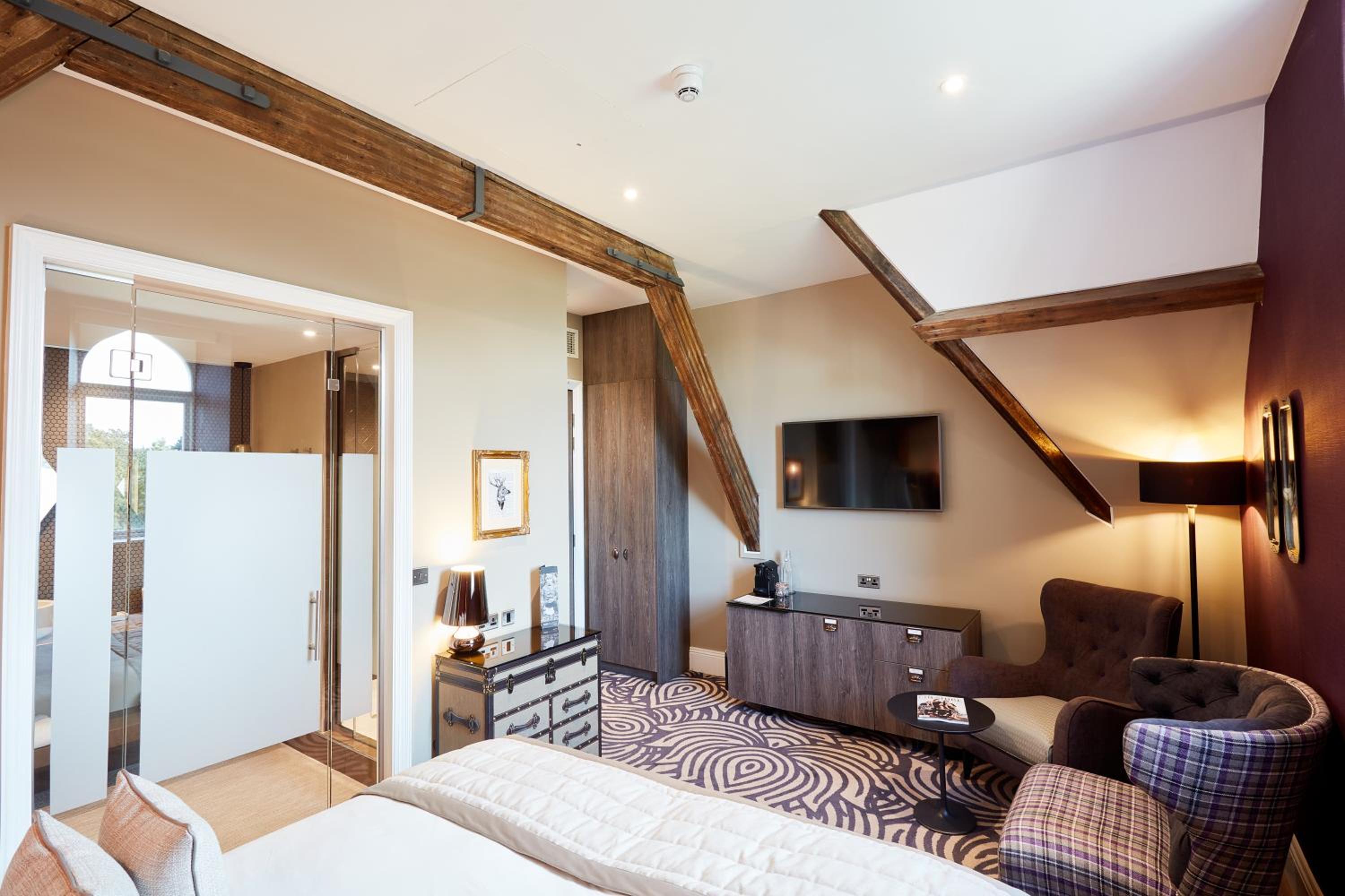 Deluxe King Room photo 2
