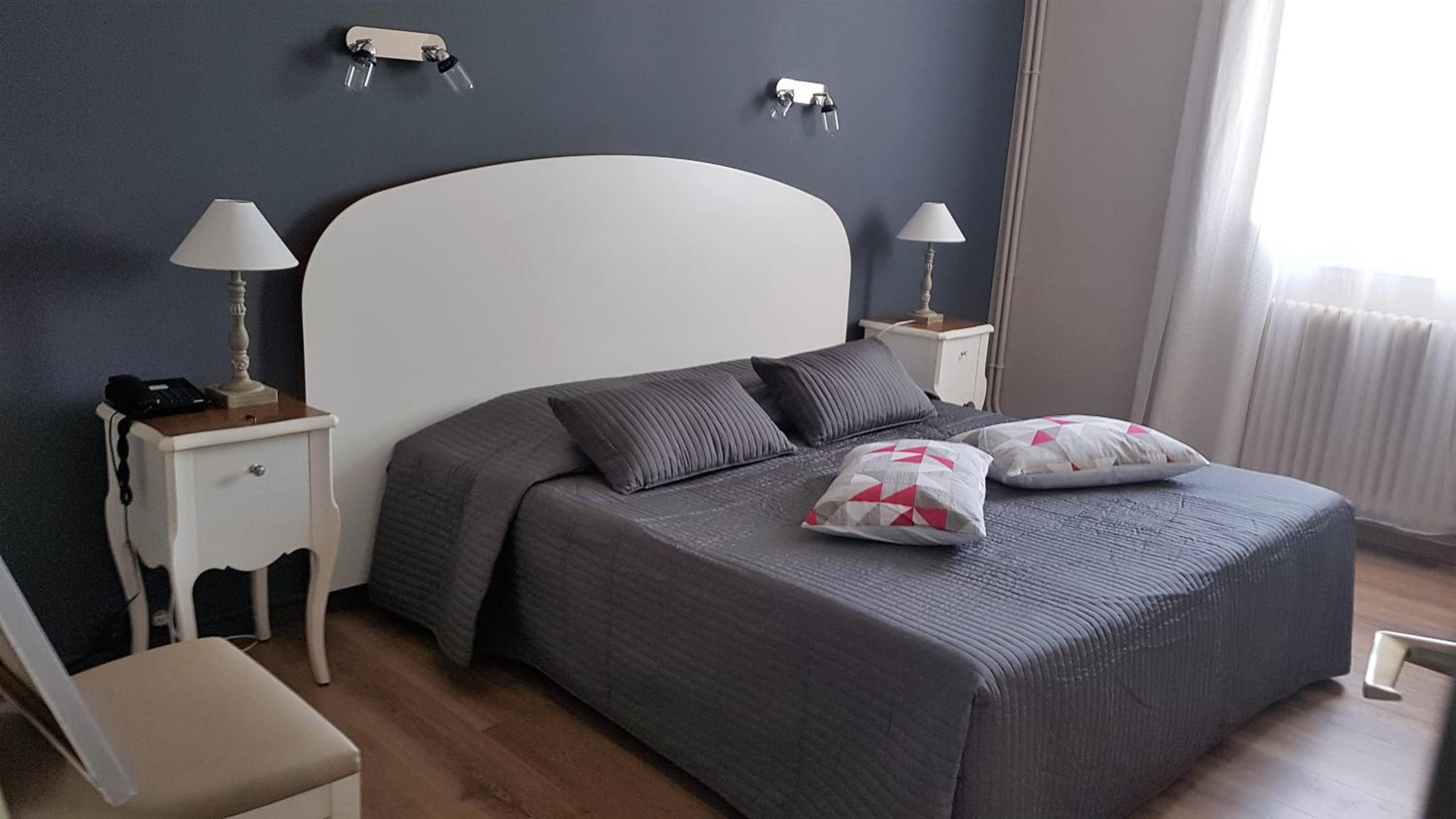 Standard Double Room with Bath - Photo 1