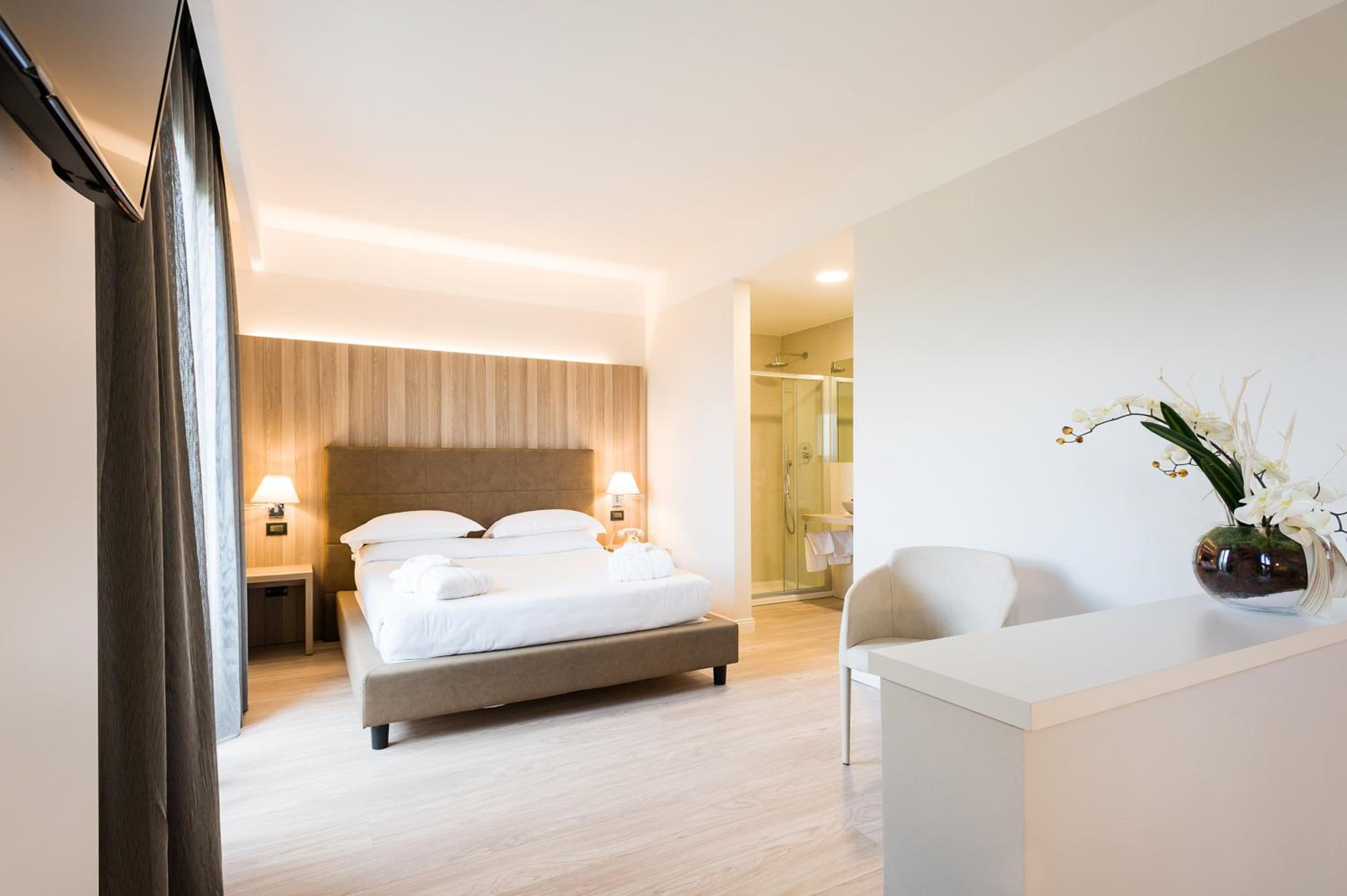Junior Suite - Photo 1