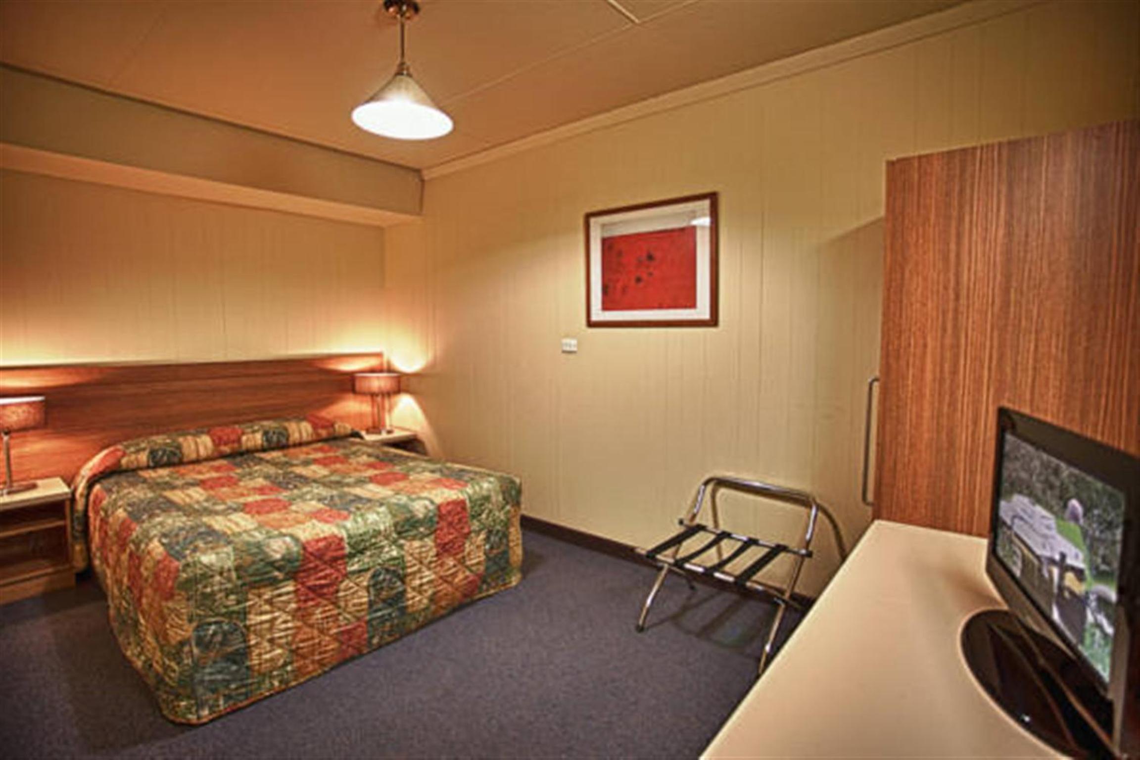 Standard Double Room - Photo 10