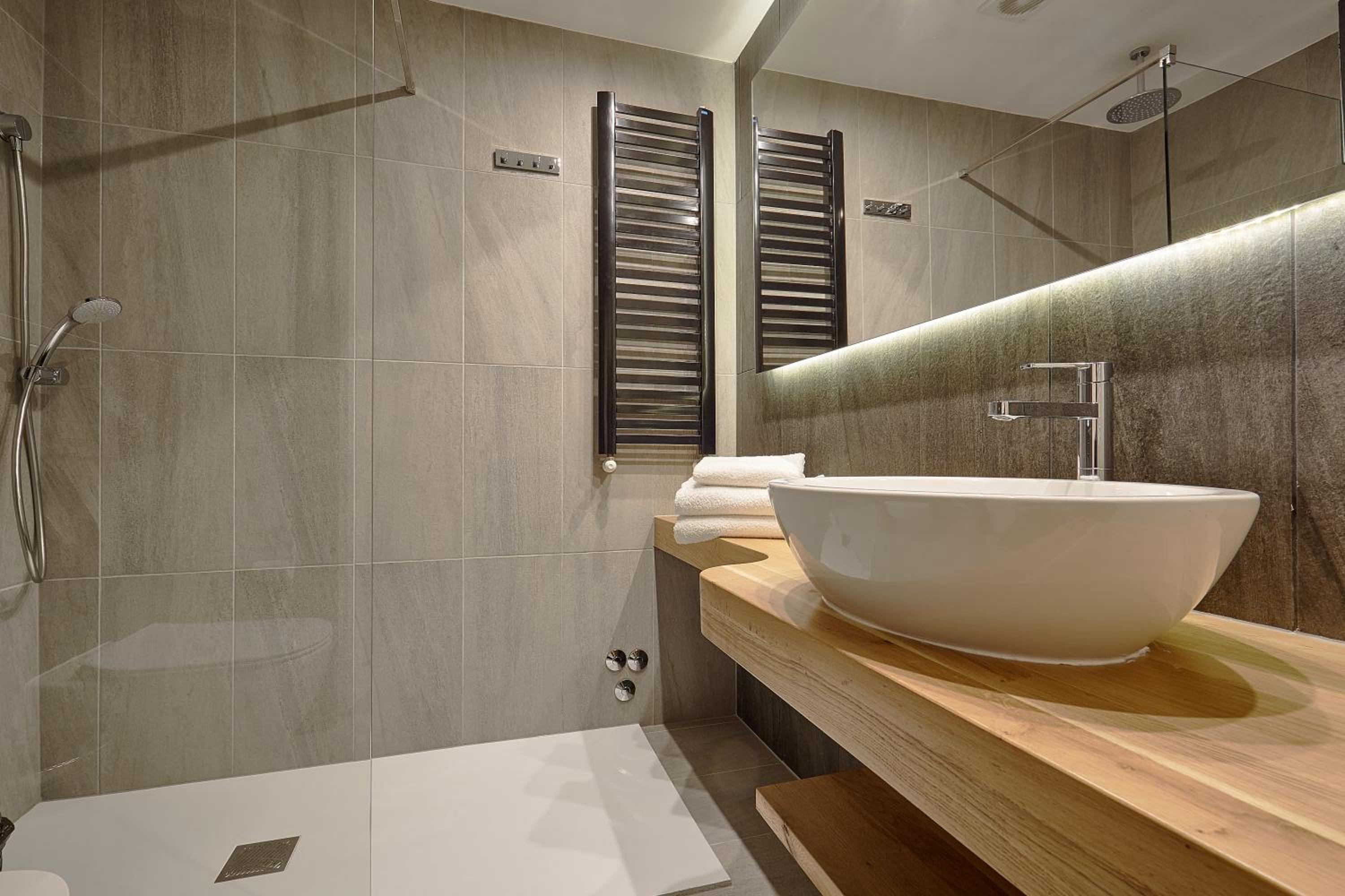 Premium Double Room - Photo 7