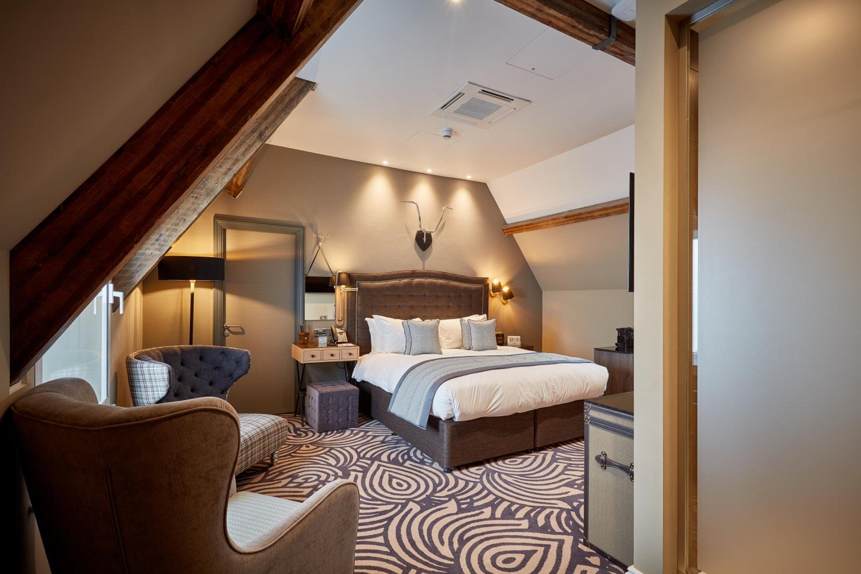 Deluxe King Room photo 1