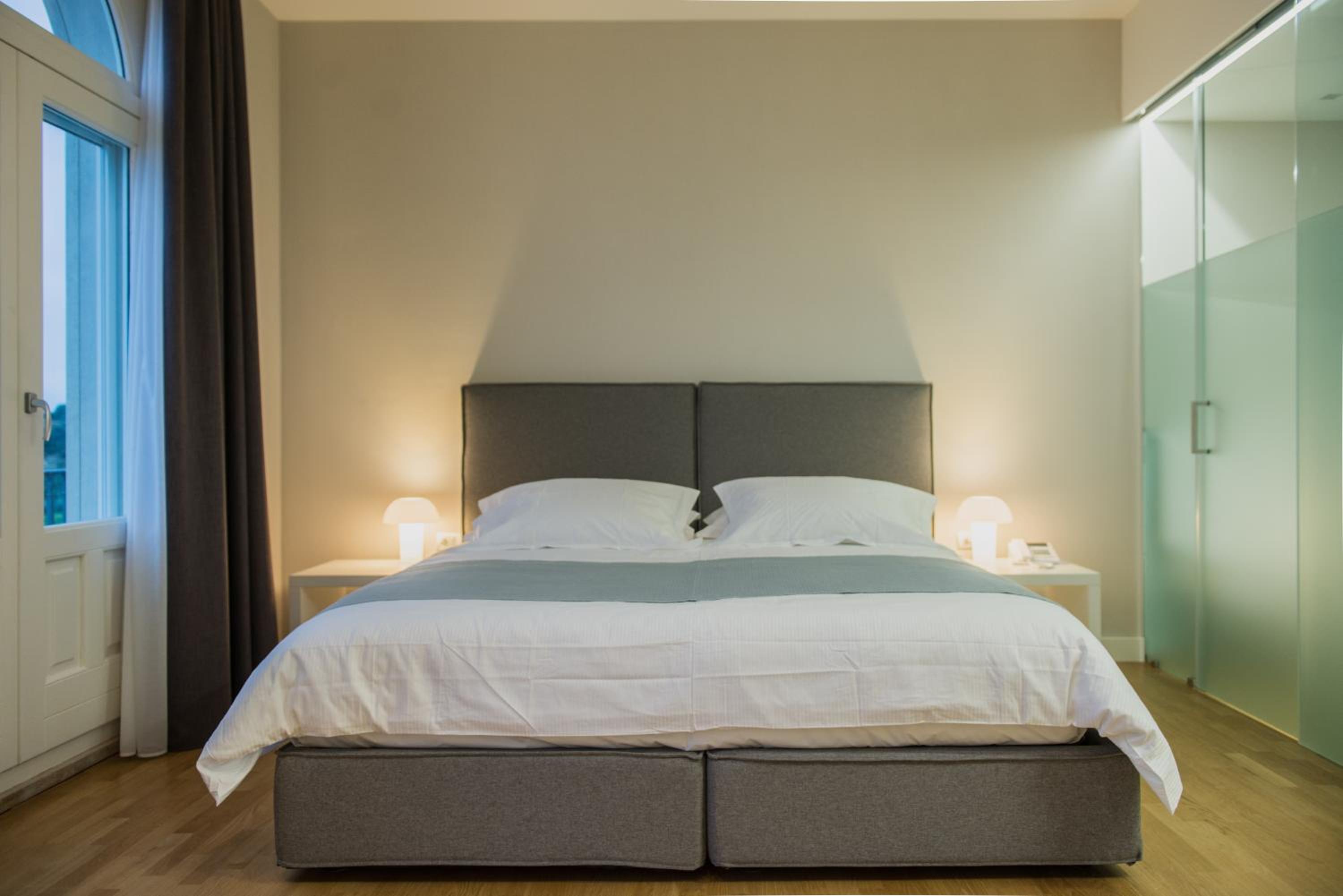 Deluxe Double Room with Balcony and Sea View