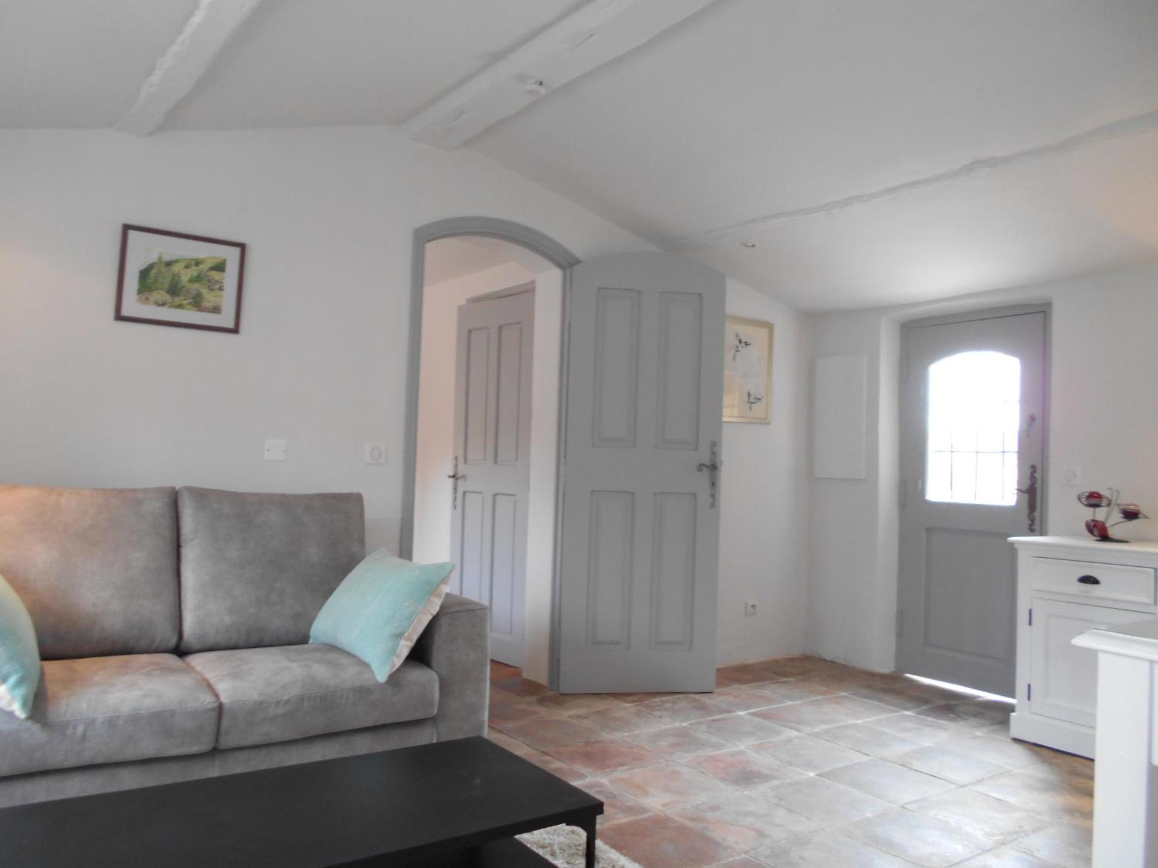 One-Bedroom House photo 3