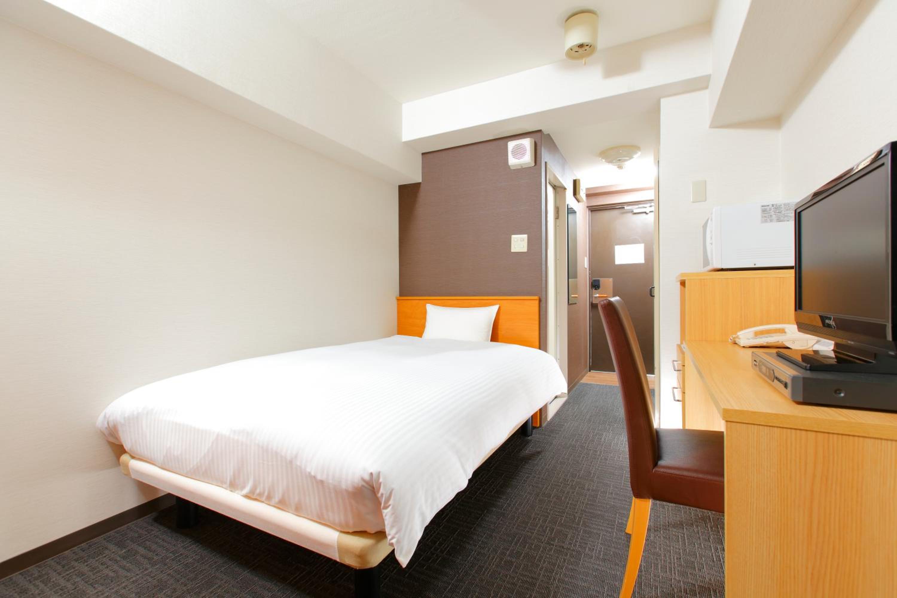 Single Room - House Keeping is Optional with Additional Cost photo 1