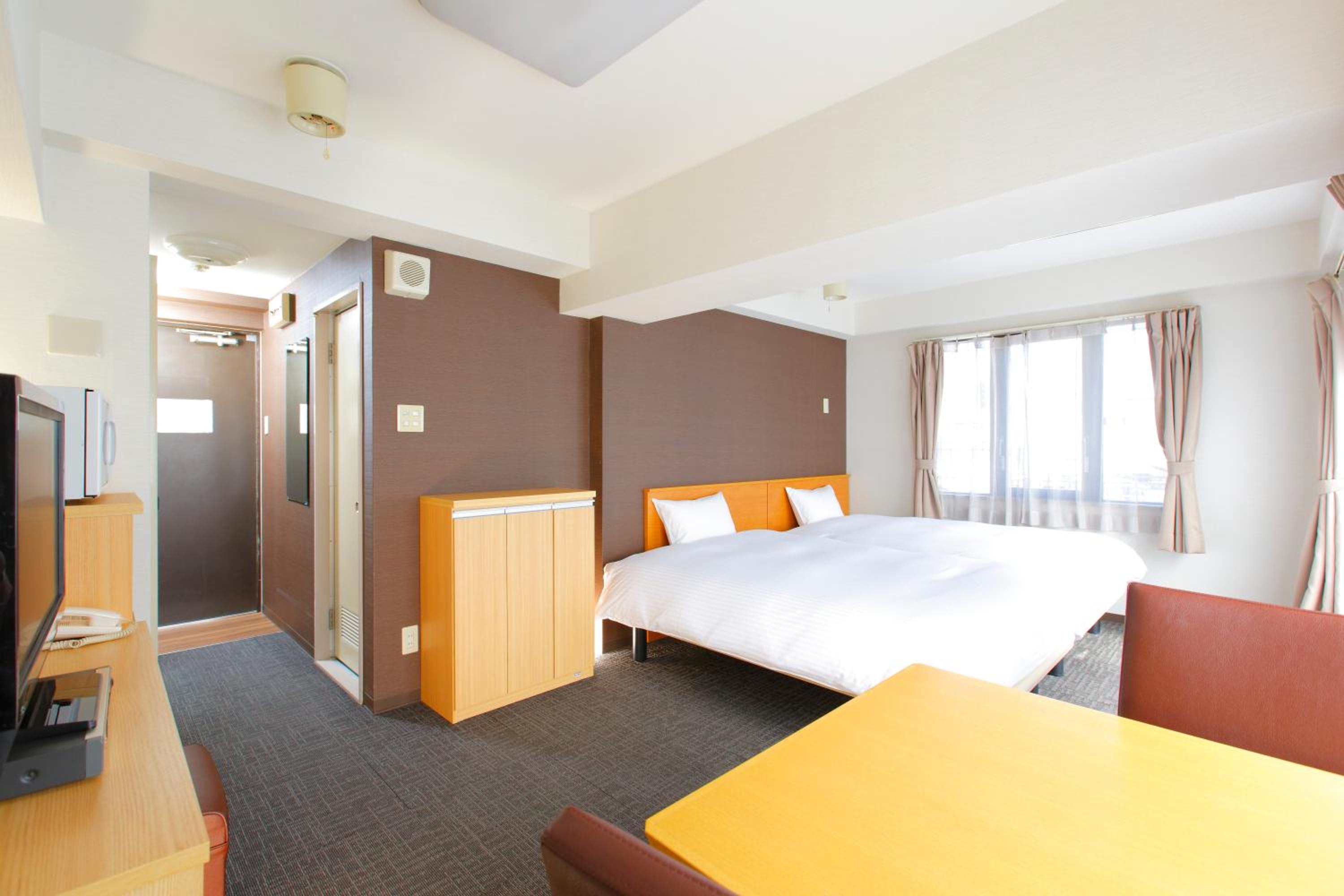 Twin Room - Smoking - House Keeping is Optional with Additional Cost - Photo 1