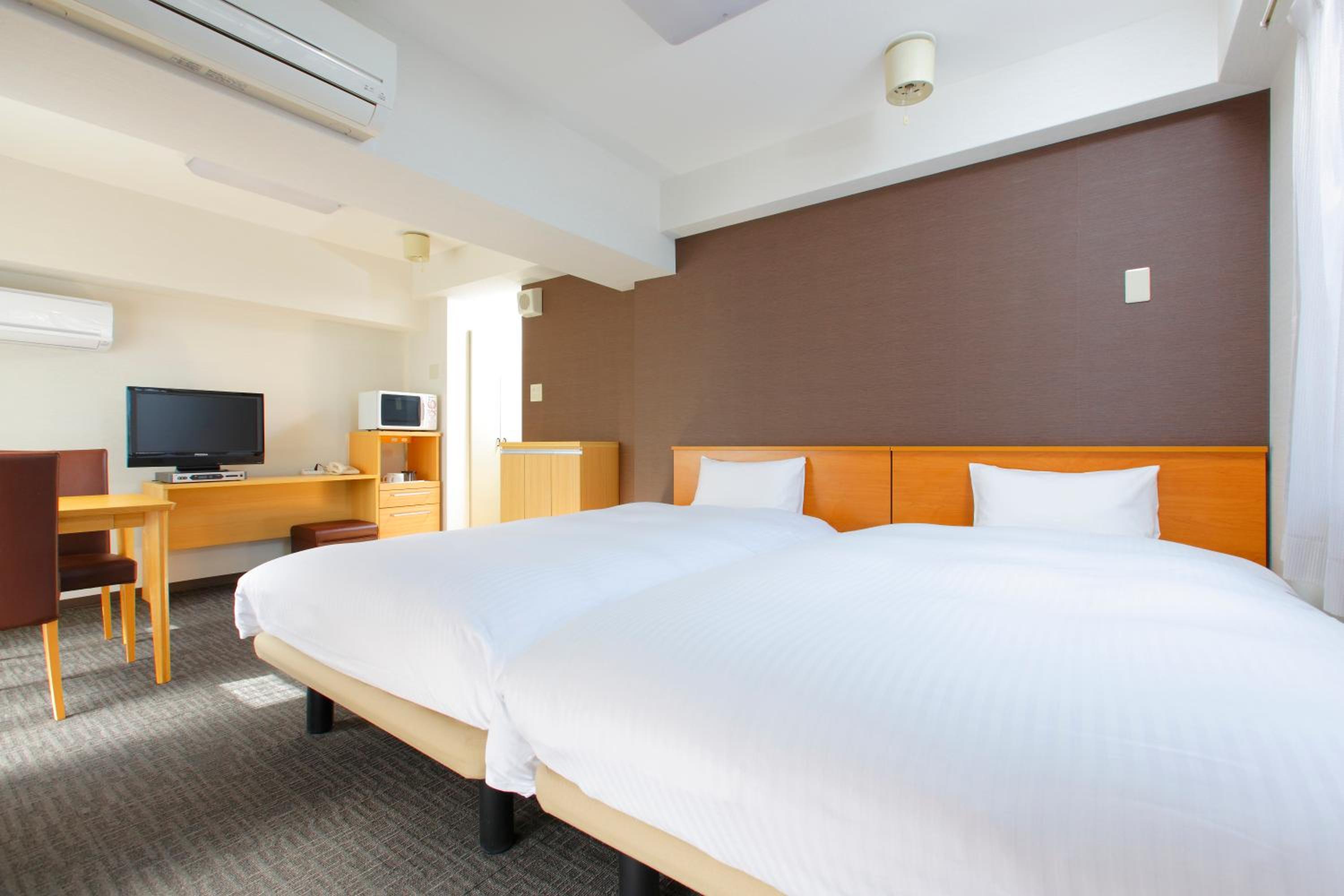 Twin Room - Smoking - House Keeping is Optional with Additional Cost - Photo 3