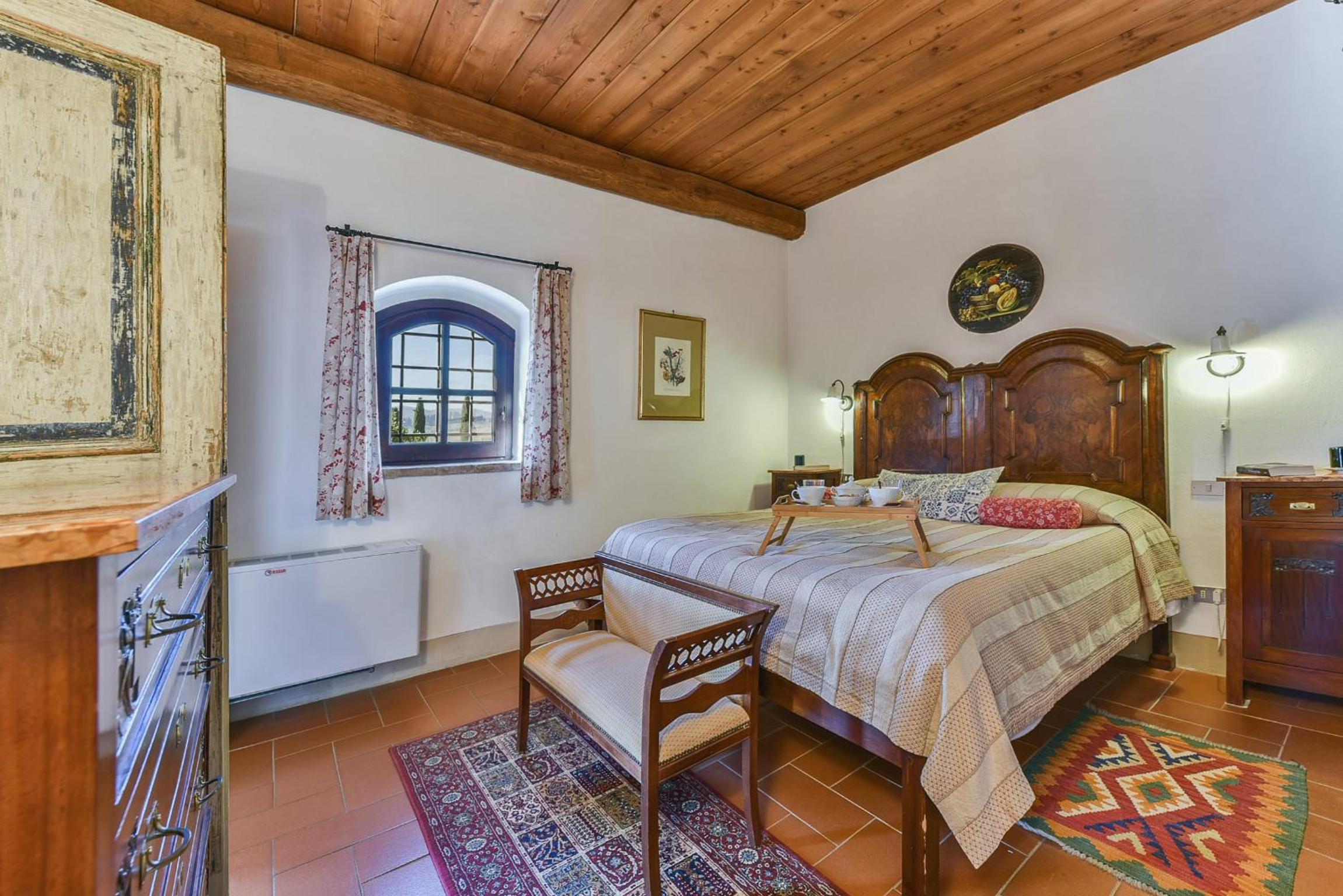 One-Bedroom Apartment with Panoramic View
