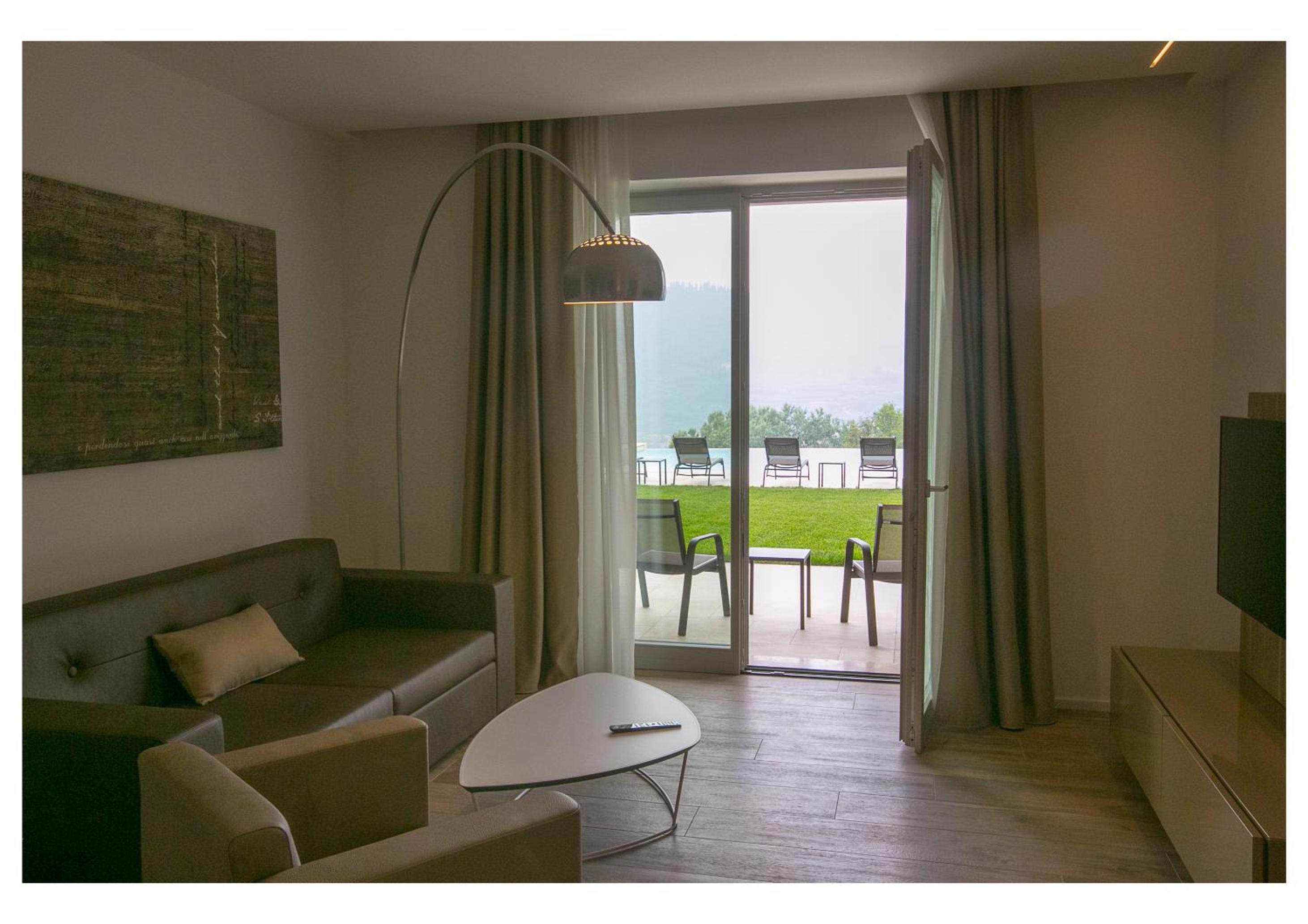 Junior Suite with Patio and Pool View - Ground Floor photo 3