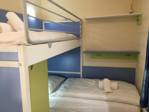 Family Room with Private Bathroom (3 Adults + 1 Child)  - Photo 4