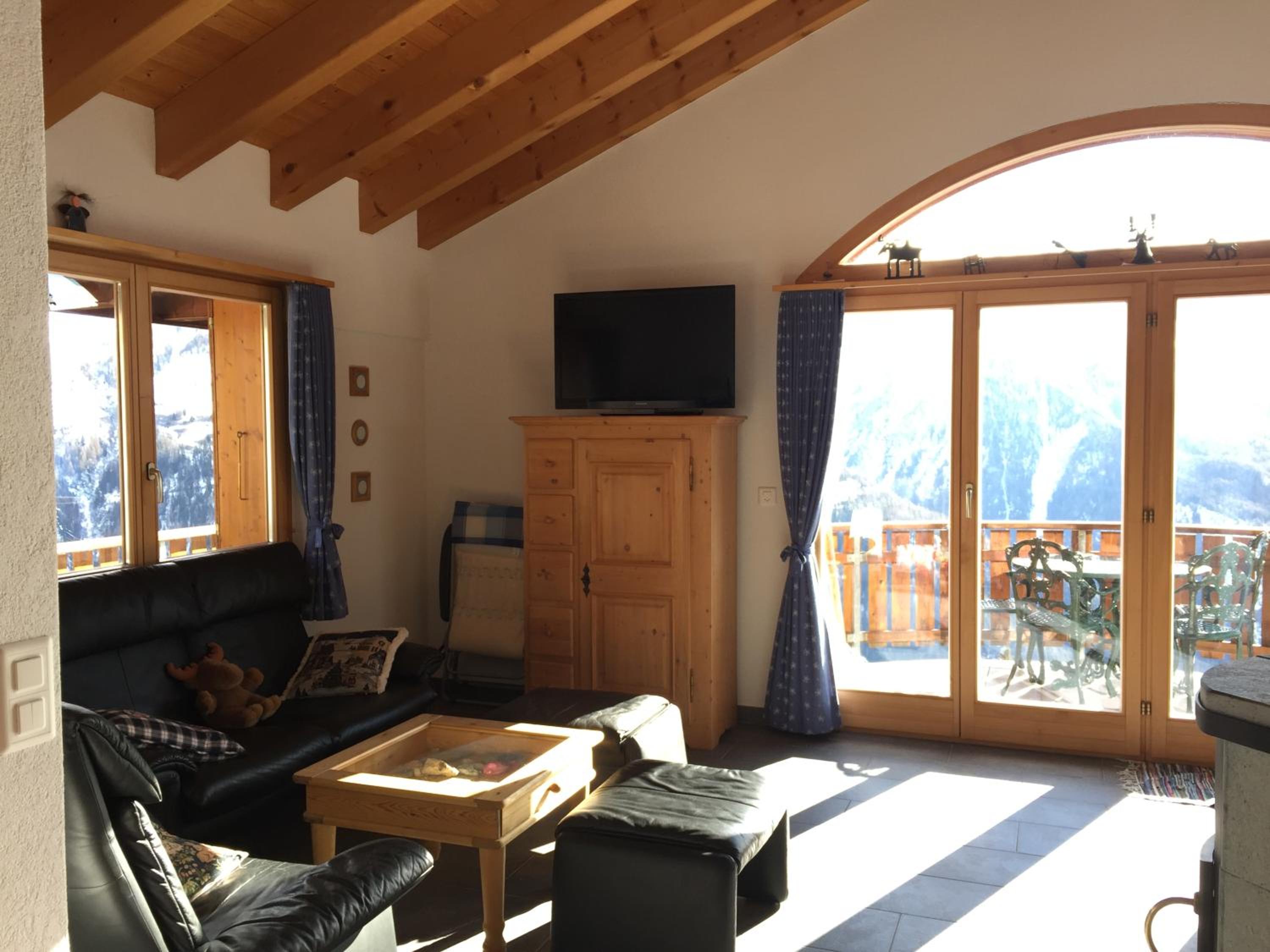 Apartment with Mountain View photo 1