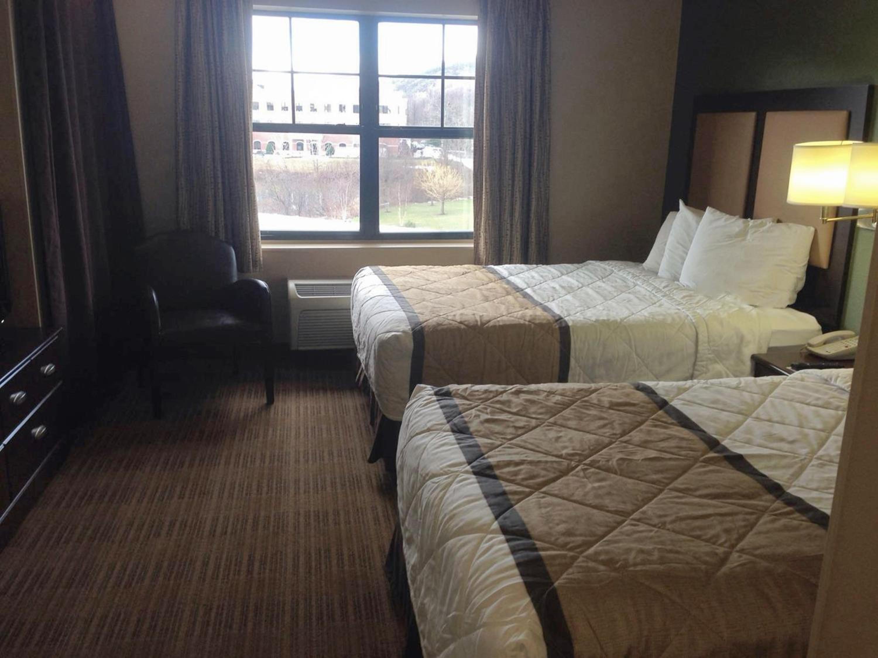 Studio with 2 Queen Beds - Non-Smoking - Photo 9