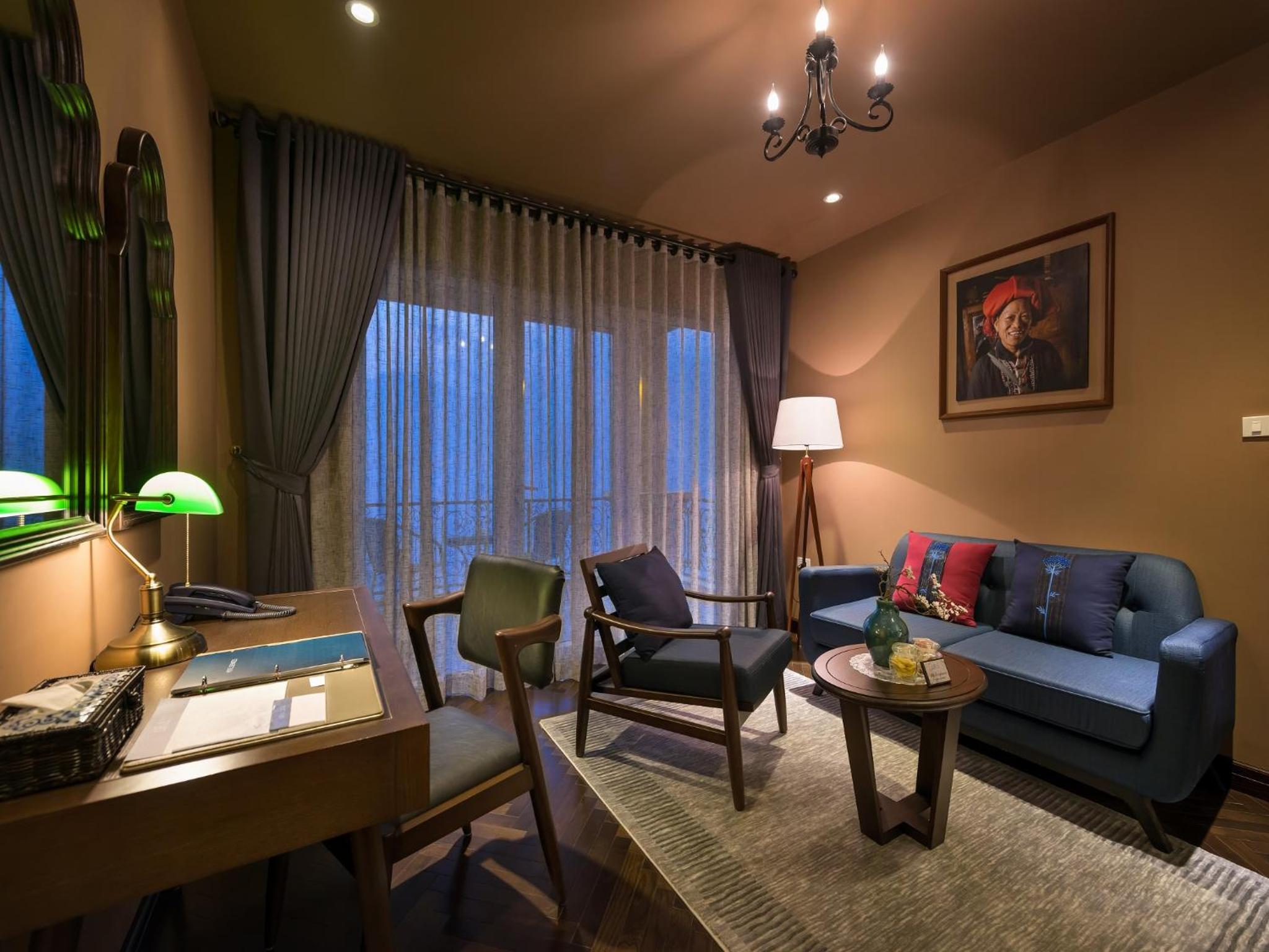 Suite with Balcony photo 2